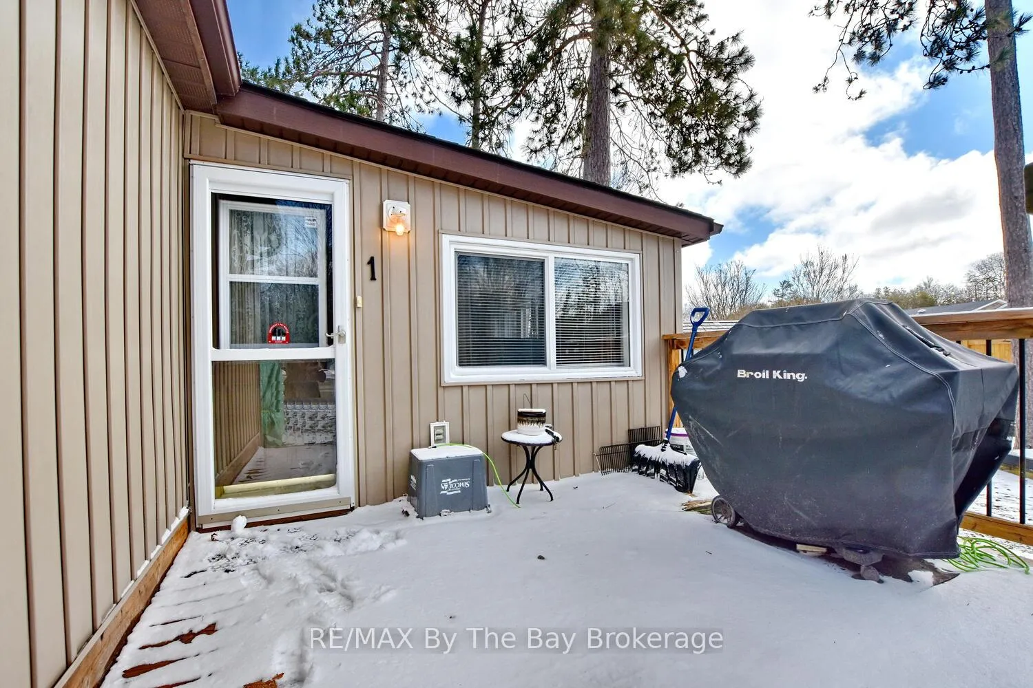 Photo 18 of 1 Golf Avenue, Wasaga Beach — HOMEH