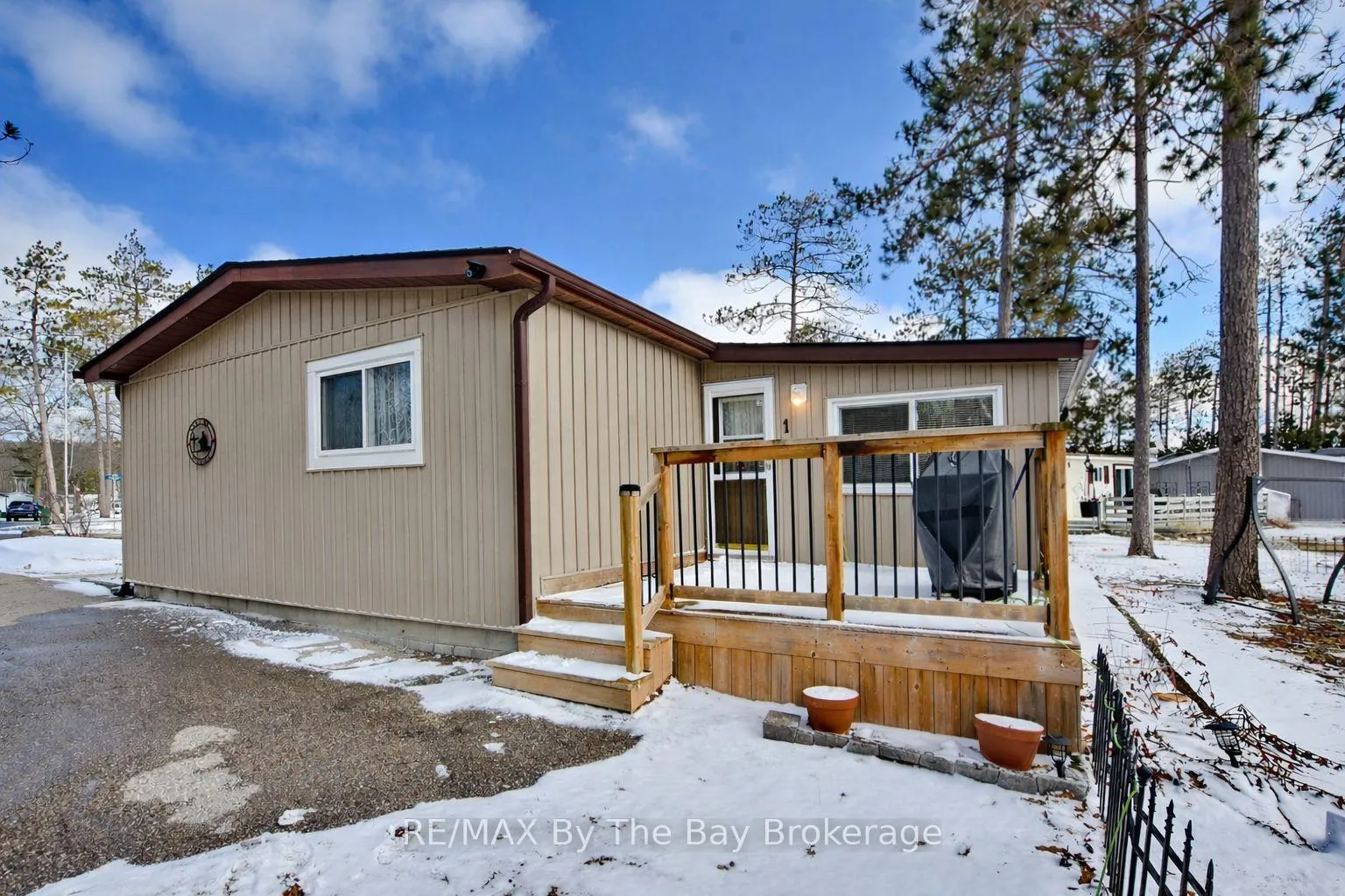 Photo 19 of 1 Golf Avenue, Wasaga Beach — HOMEH