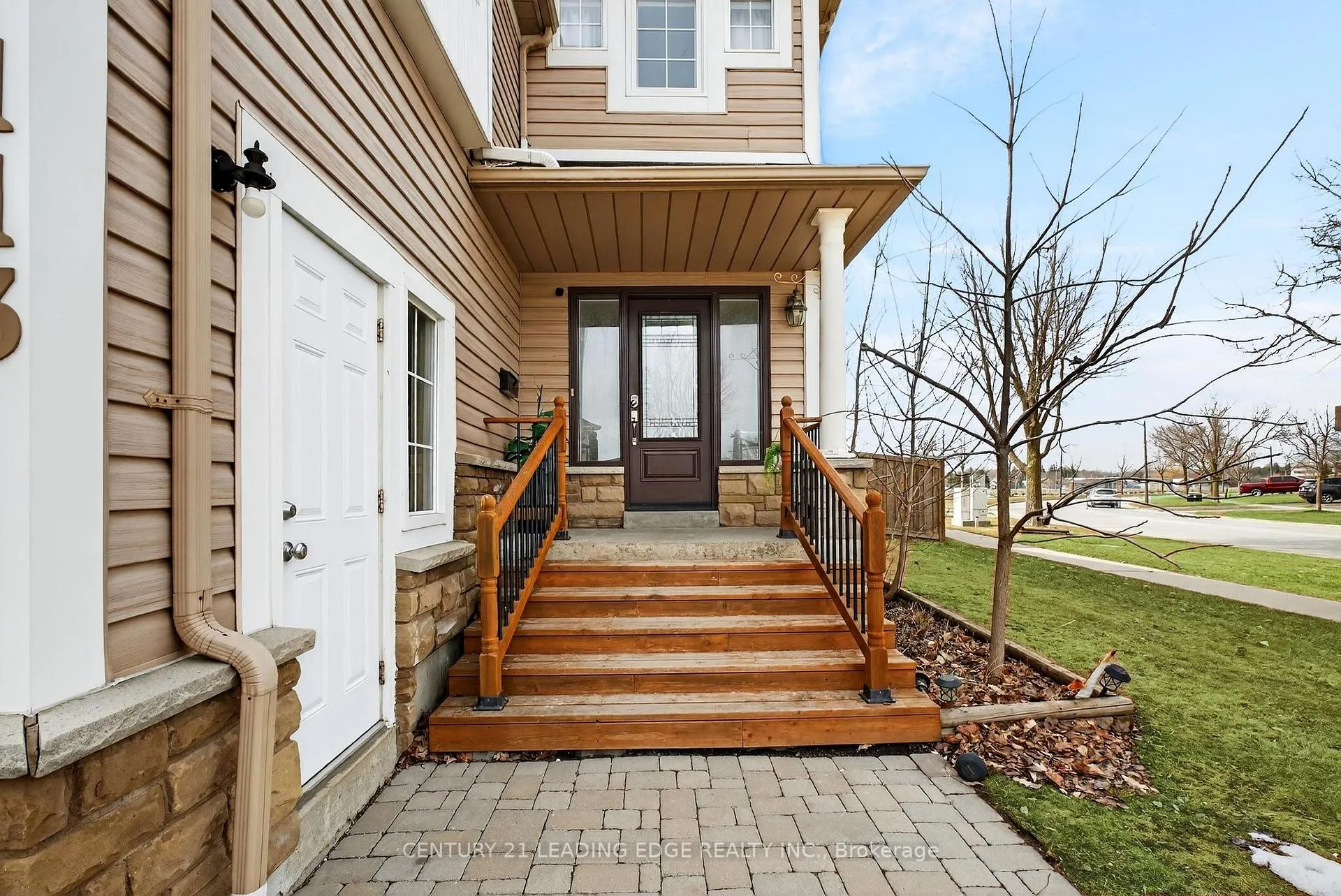 Photo 4 of 113 Shady Lane Crescent, Clarington, Bowmanville — HOMEH