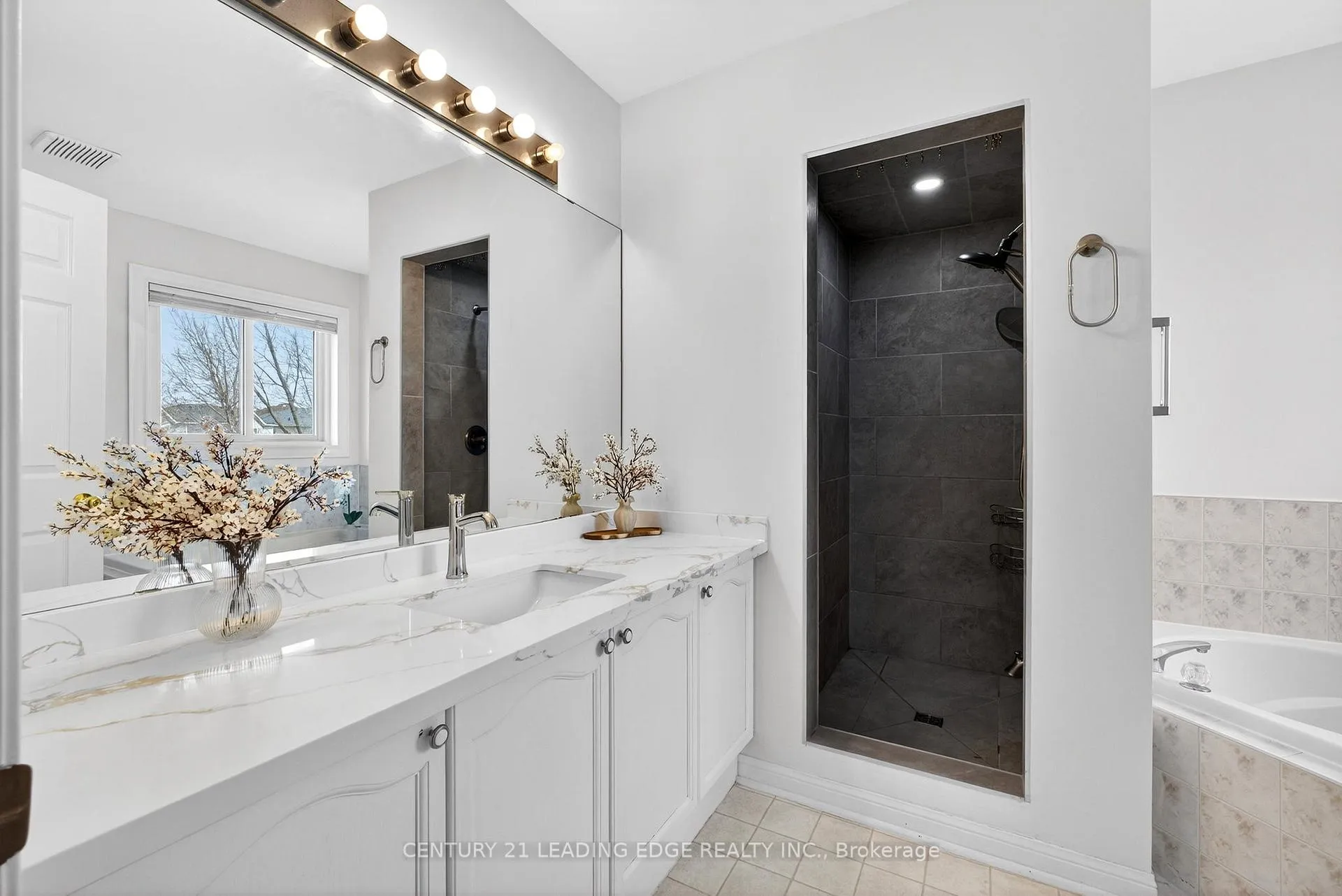 Photo 20 of 113 Shady Lane Crescent, Clarington, Bowmanville — HOMEH