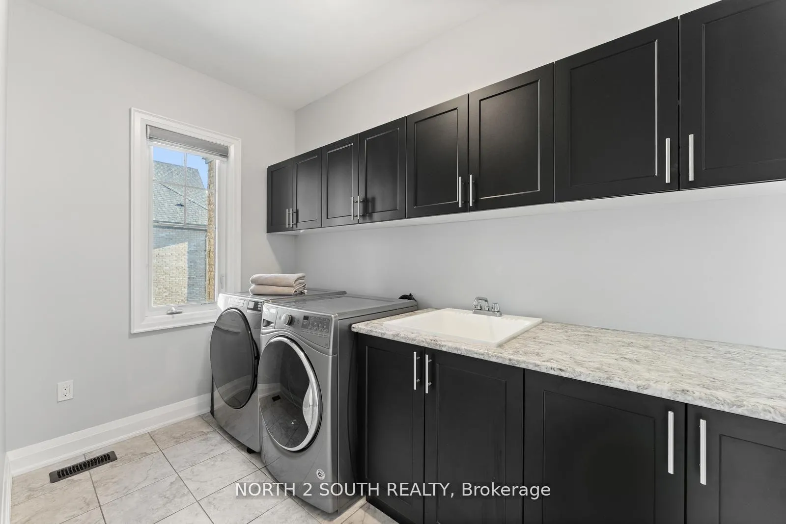 Photo 35 of 138 Degrey Drive, Brampton, Bram East — HOMEH