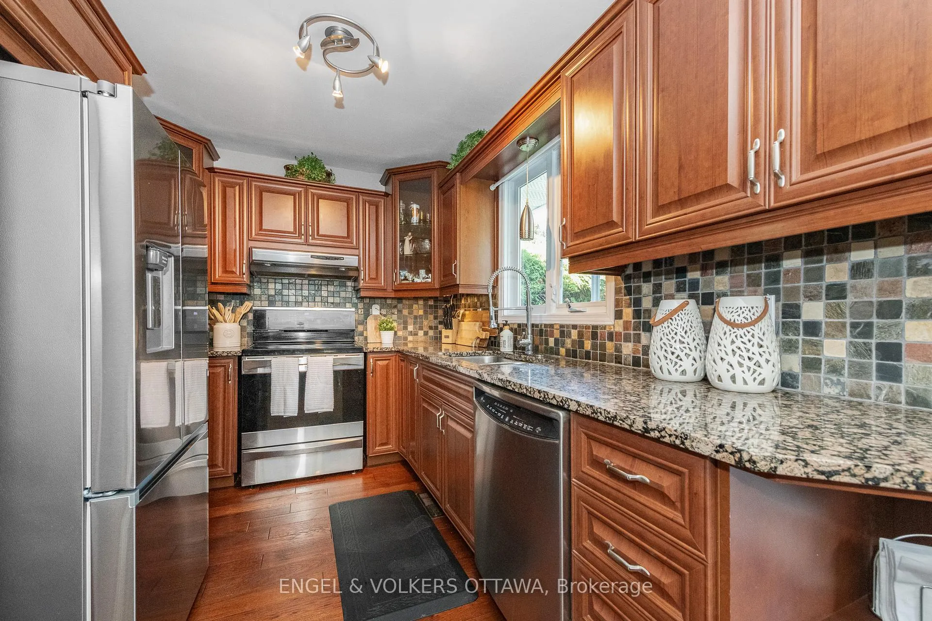 Photo 17 of 20 Falk Avenue, Ottawa, Barrhaven - Knollsbrook — HOMEH
