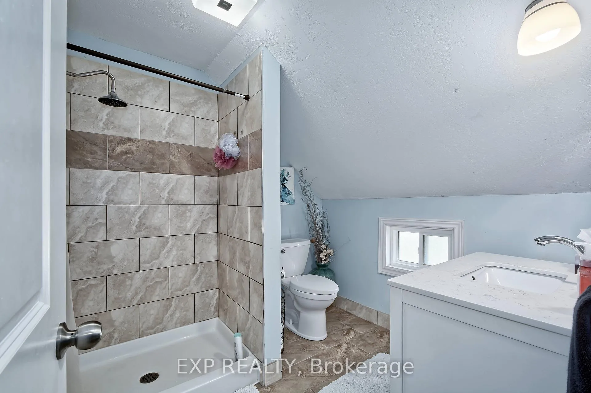 Photo 19 of 203 McKellar Street, Southwest Middlesex, Glencoe — HOMEH