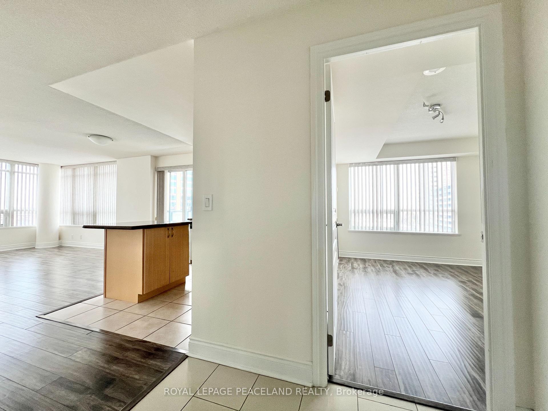 Photo 10 of Unit 702, 30 Clegg Road, Markham, Unionville — HOMEH