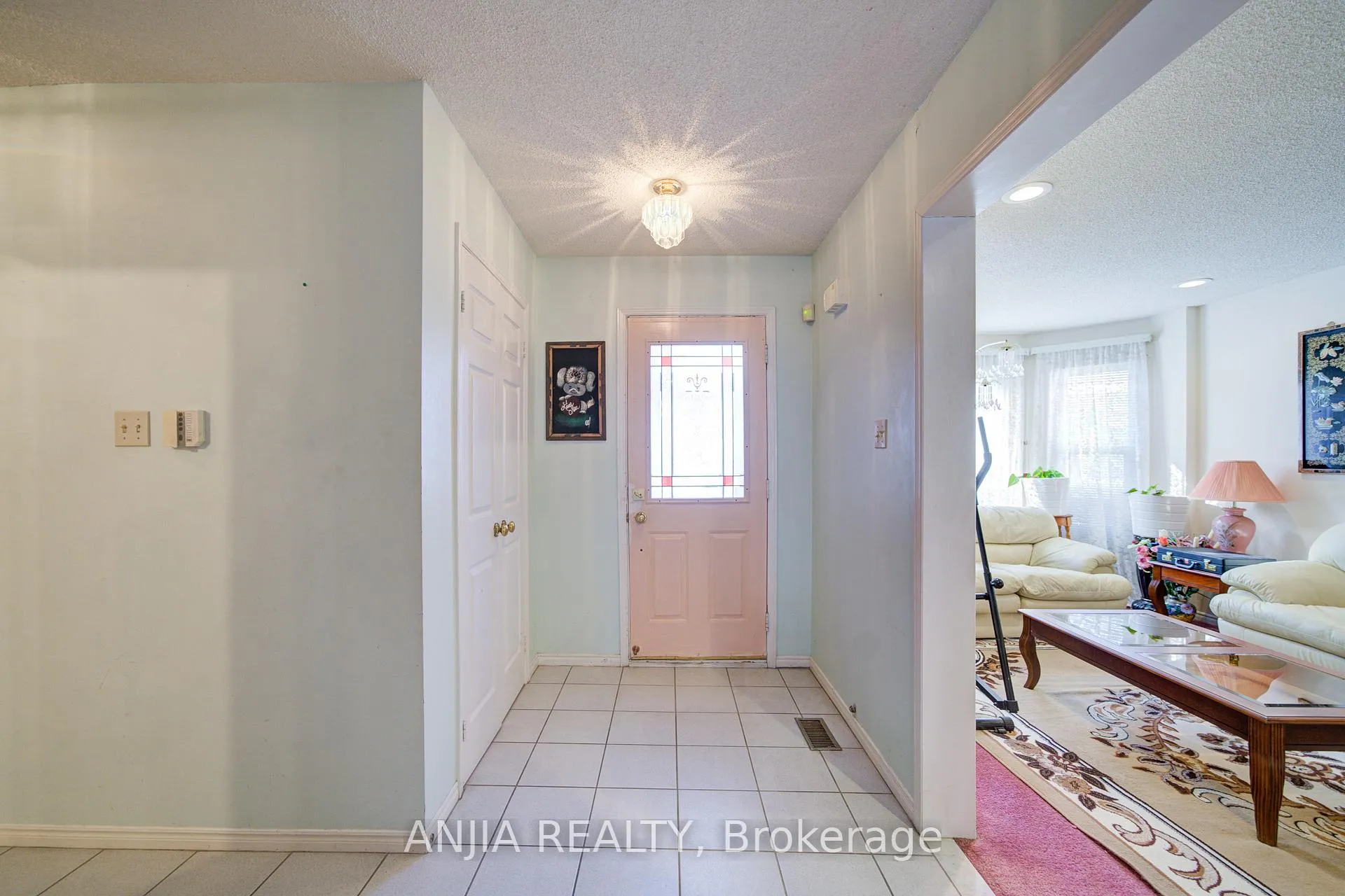Photo 7 of 34 Baylawn Drive, Markham, Middlefield — HOMEH