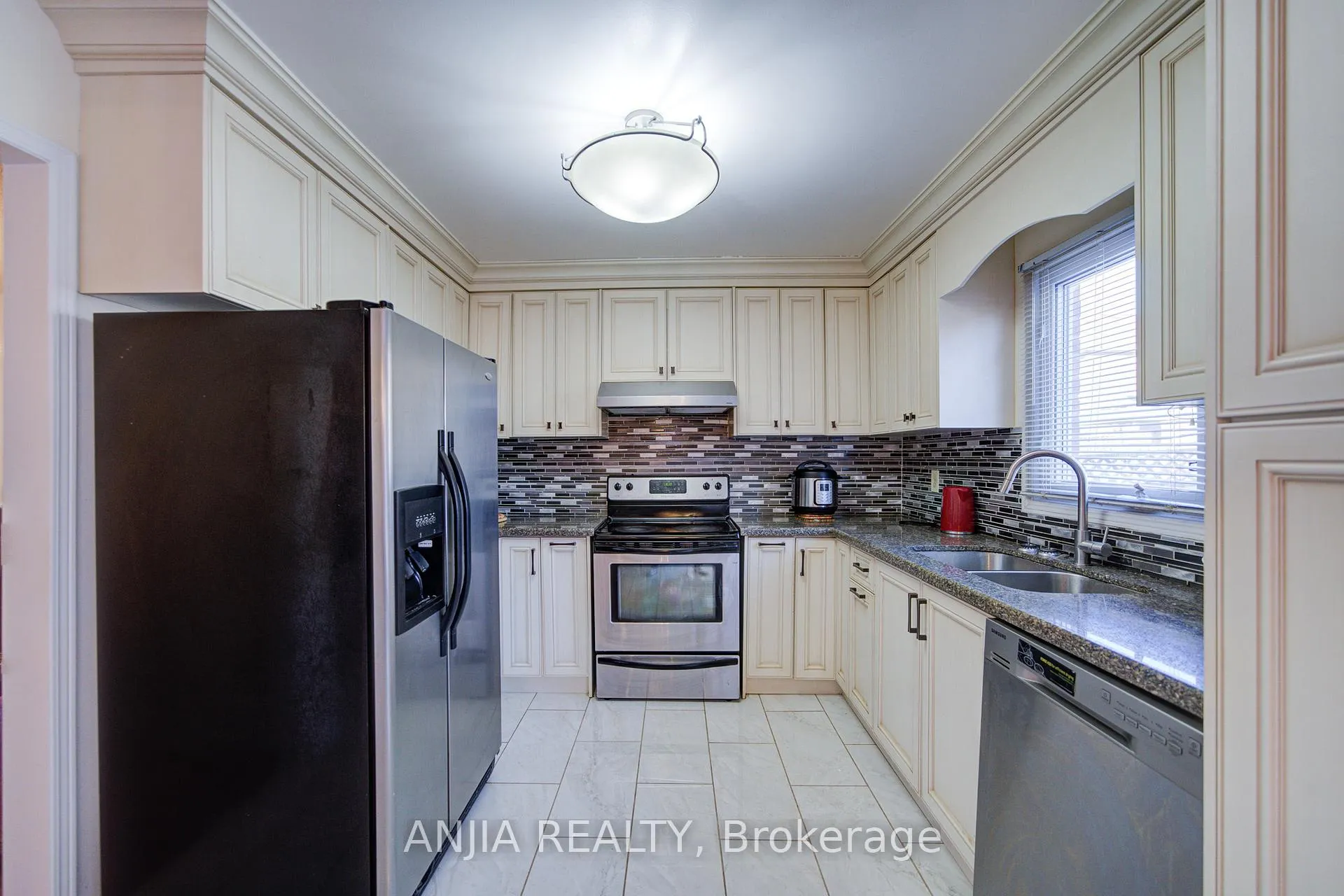Photo 17 of 34 Baylawn Drive, Markham, Middlefield — HOMEH