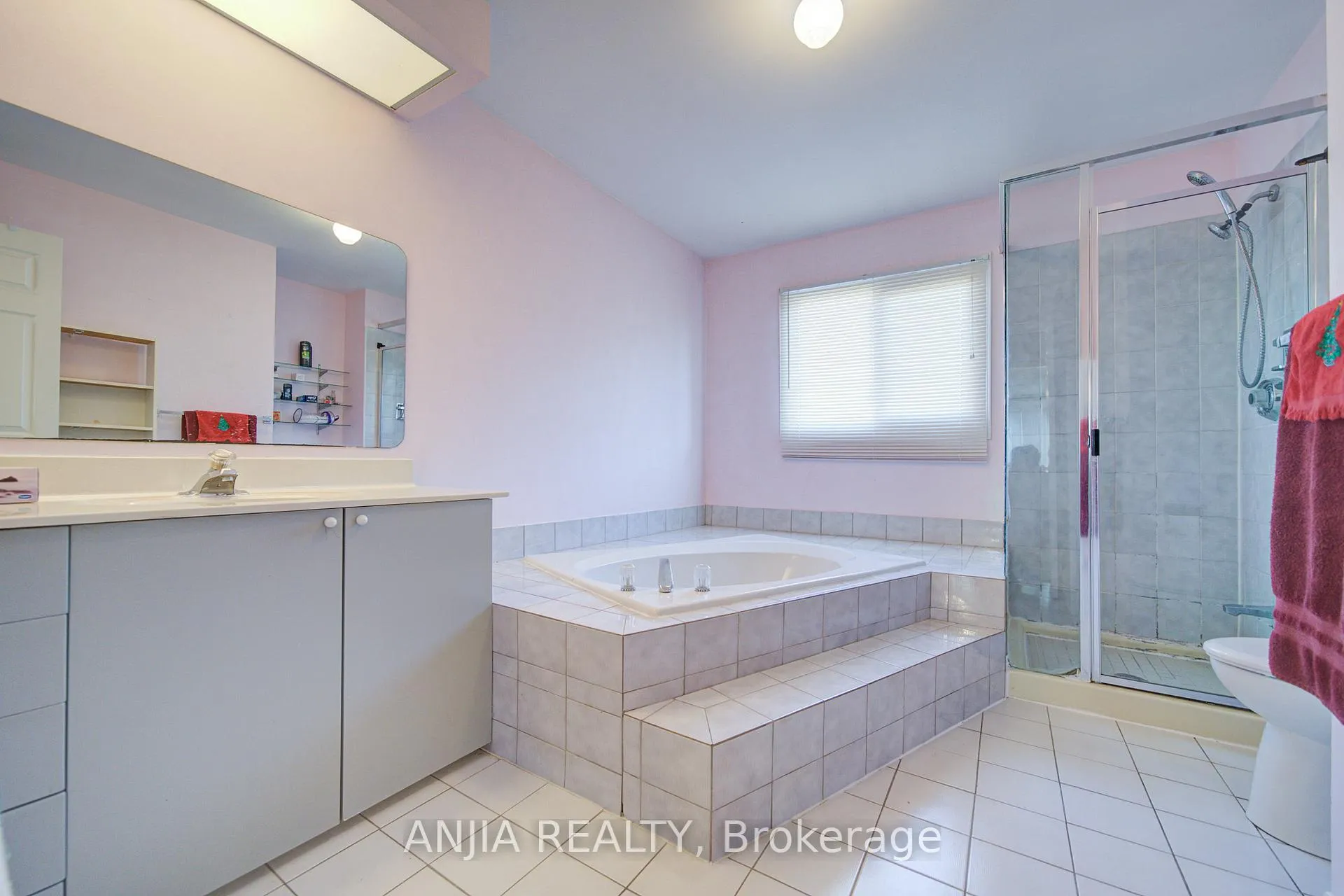 Photo 29 of 34 Baylawn Drive, Markham, Middlefield — HOMEH