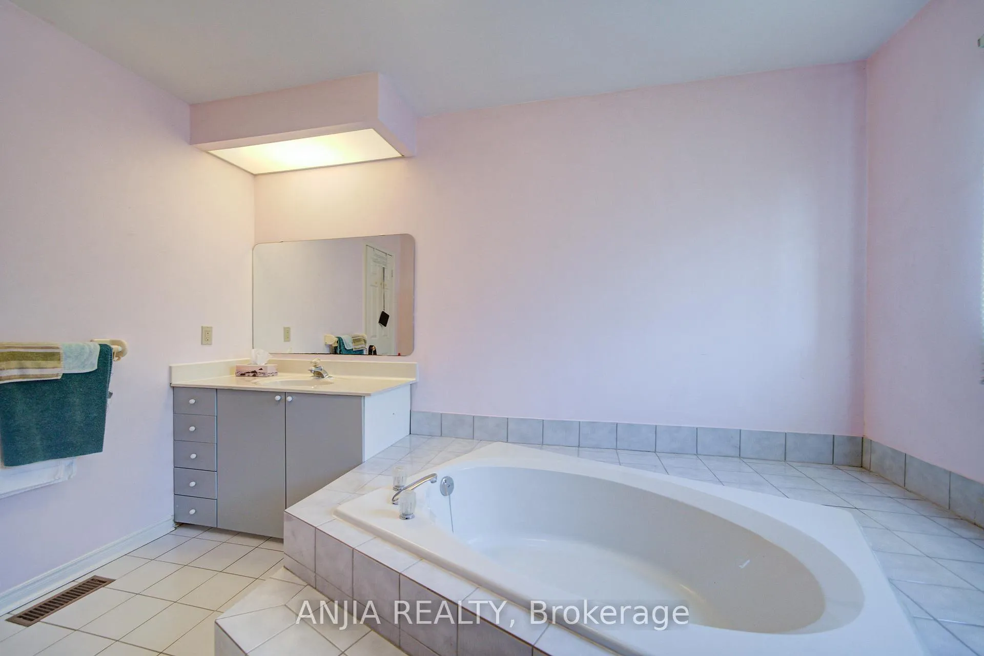 Photo 30 of 34 Baylawn Drive, Markham, Middlefield — HOMEH