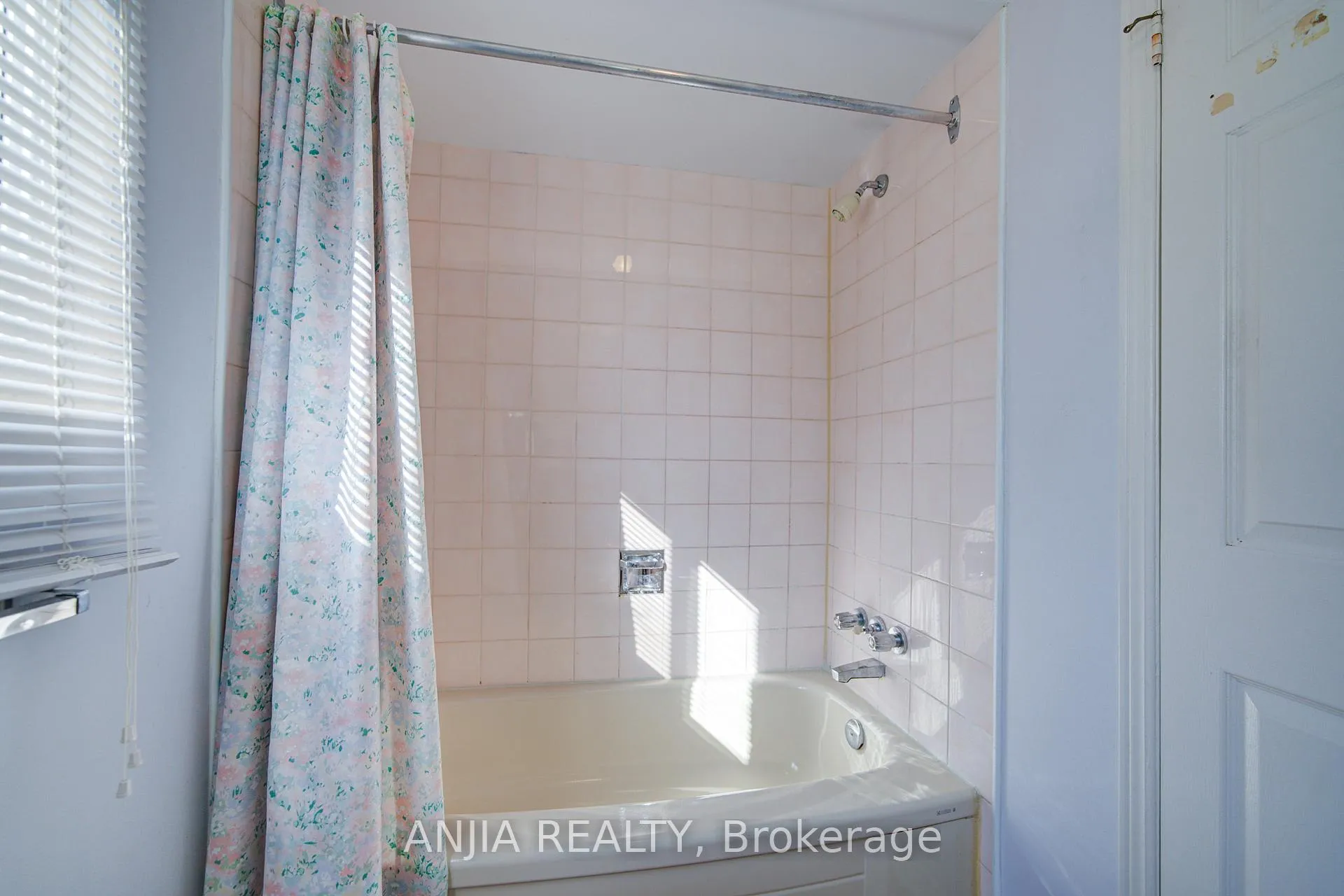 Photo 39 of 34 Baylawn Drive, Markham, Middlefield — HOMEH