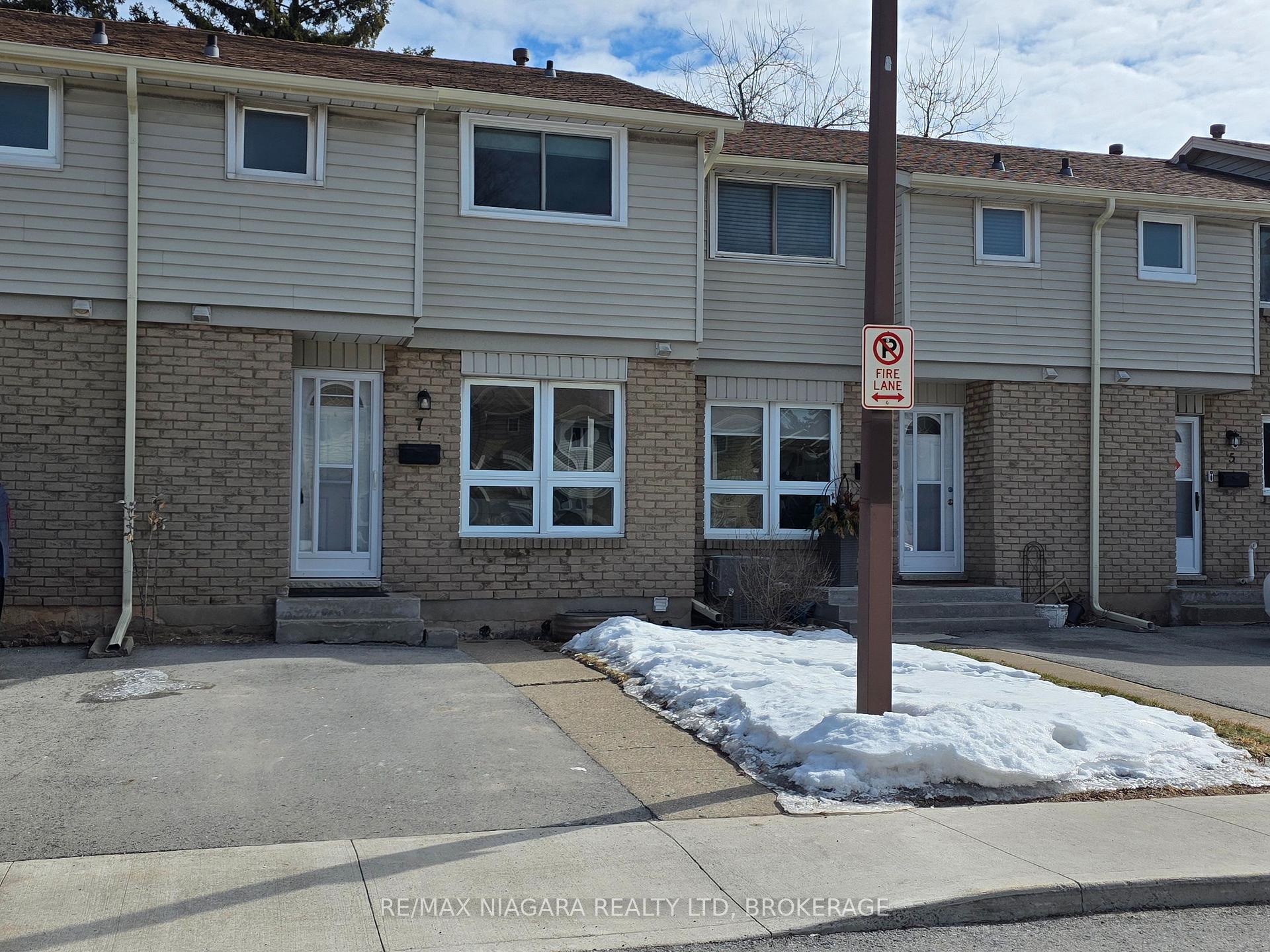 Front of Unit 7, 6767 Thorold Stone Road