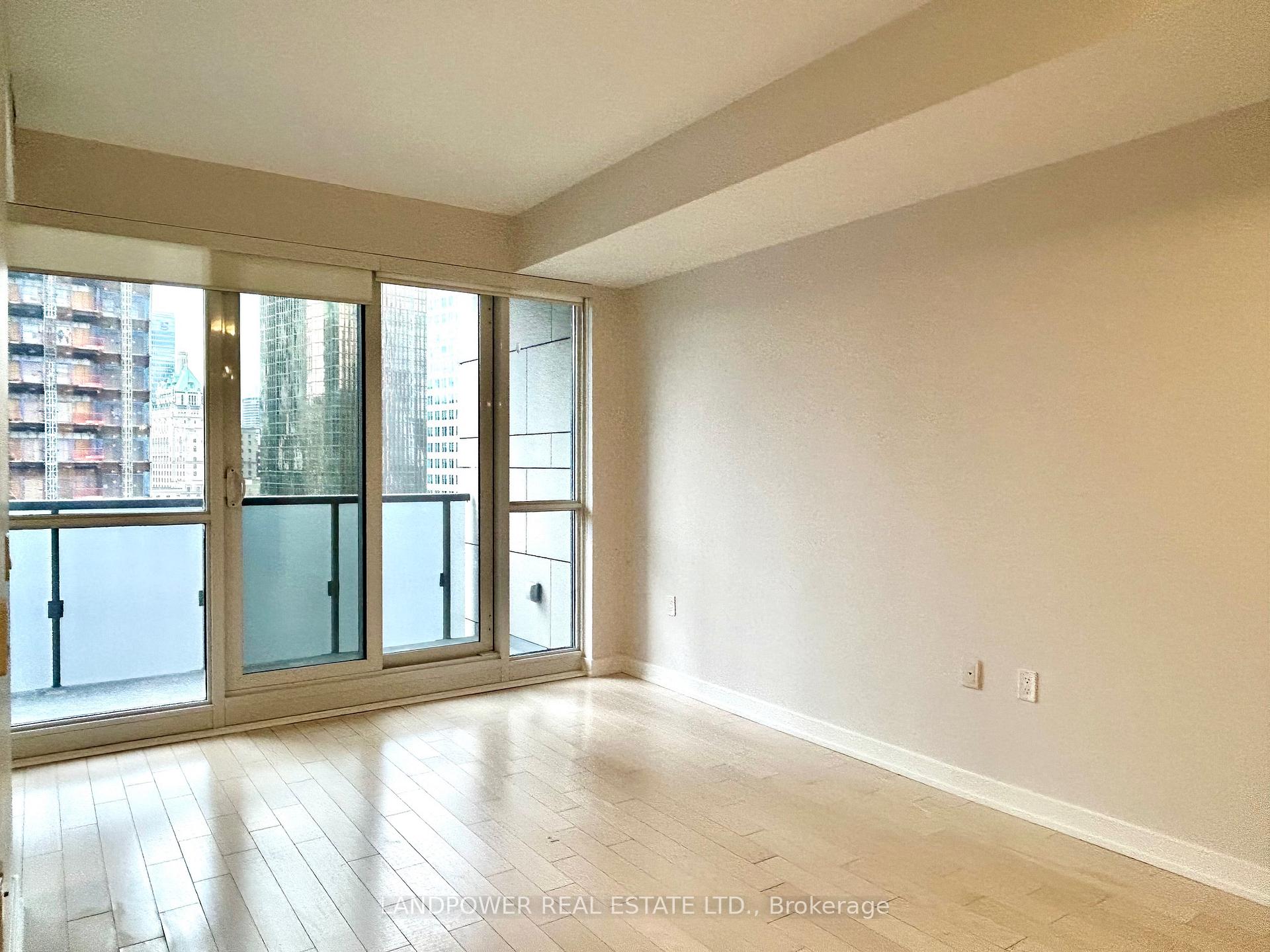 Photo 12 of Unit 2403, 1 The Esplanade, Toronto, Waterfront Communities — HOMEH