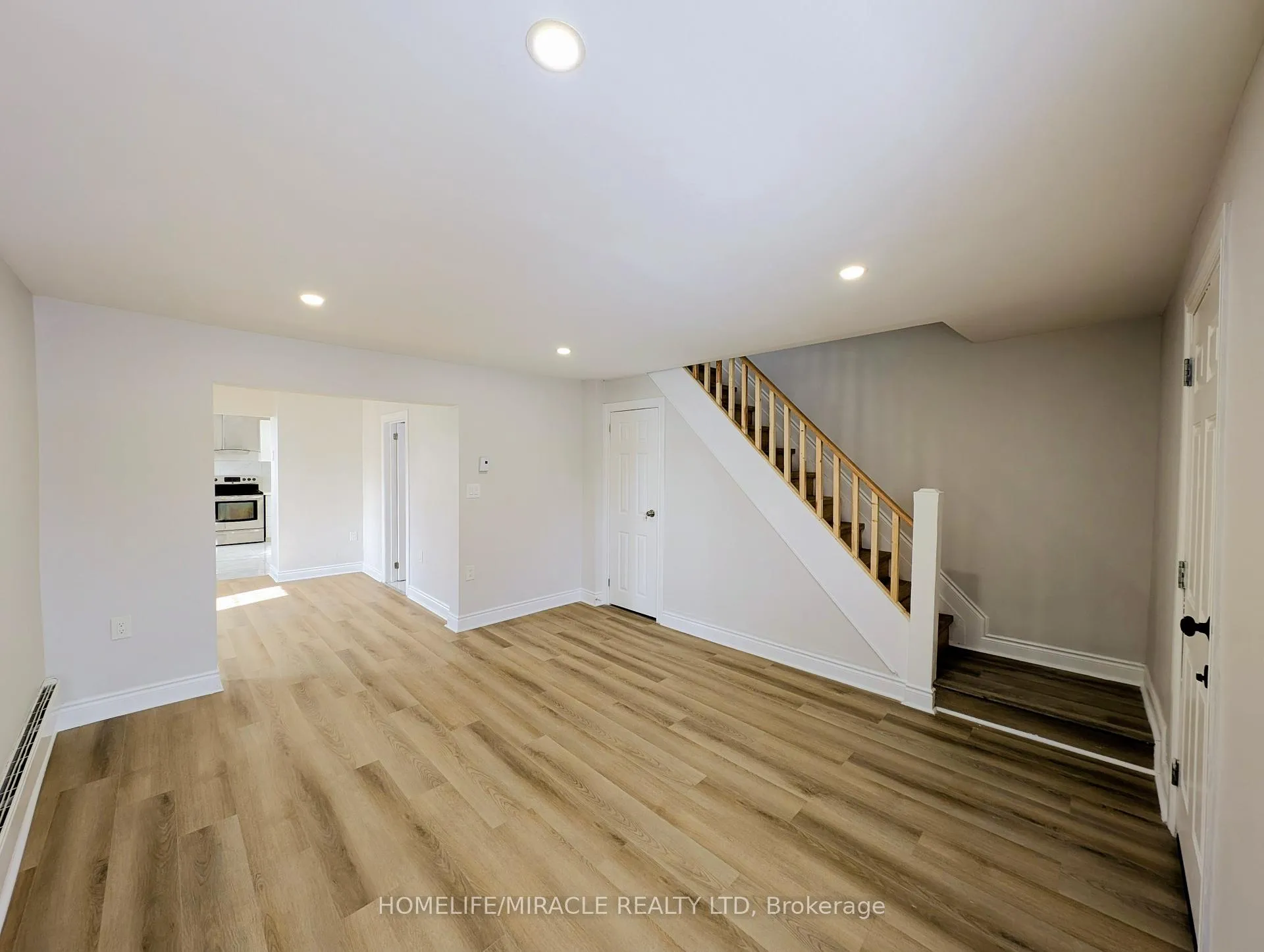 Photo 5 of 137 Proctor Street, Sarnia — HOMEH
