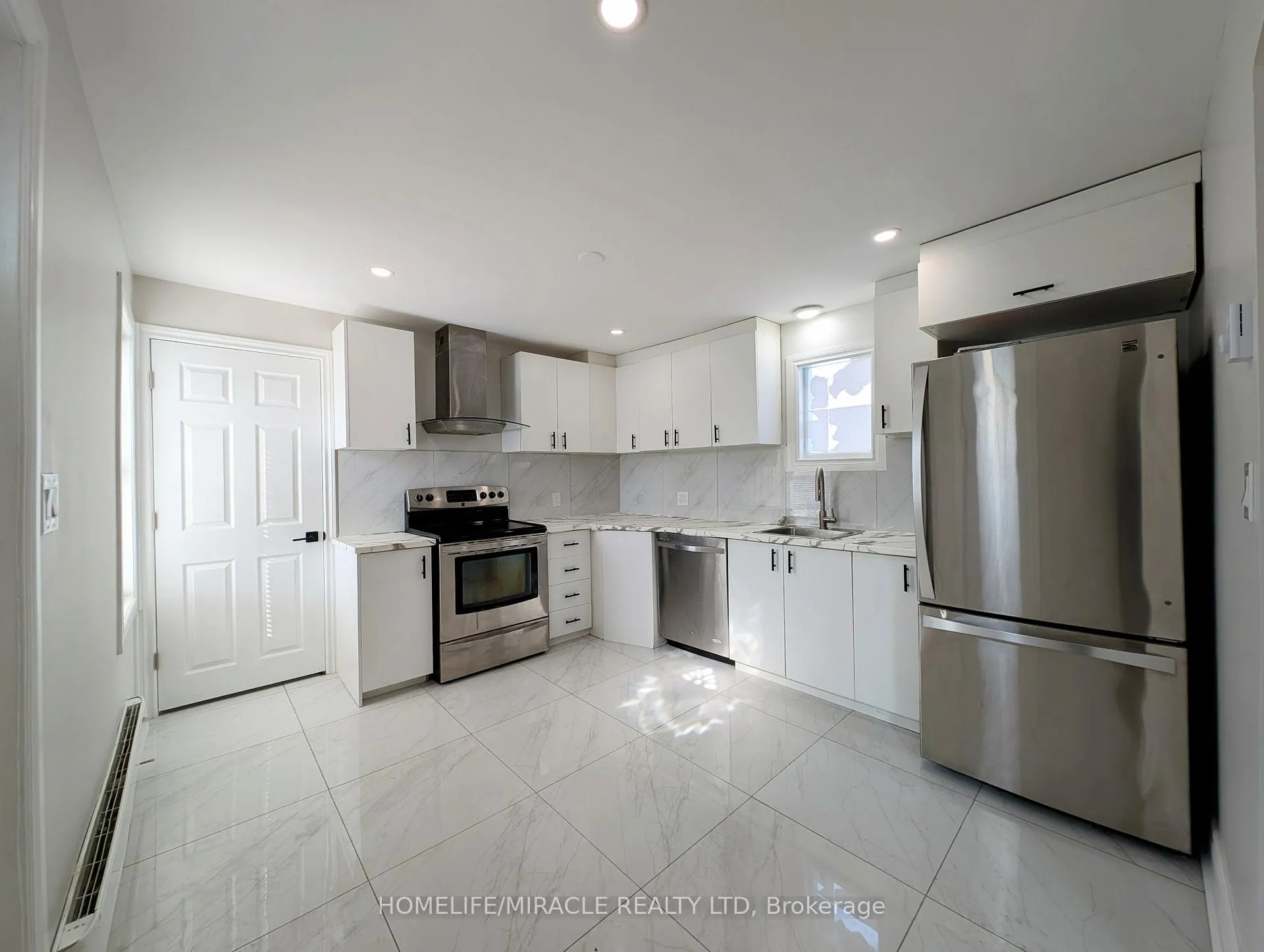 Photo 13 of 137 Proctor Street, Sarnia — HOMEH