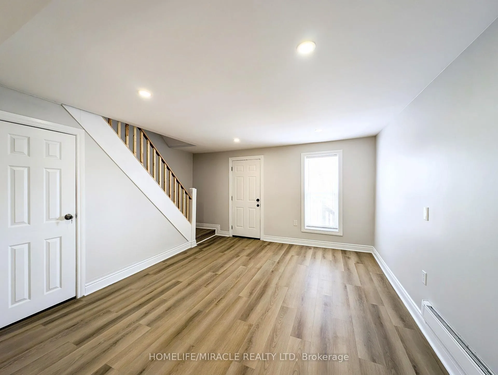 Photo 16 of 137 Proctor Street, Sarnia — HOMEH