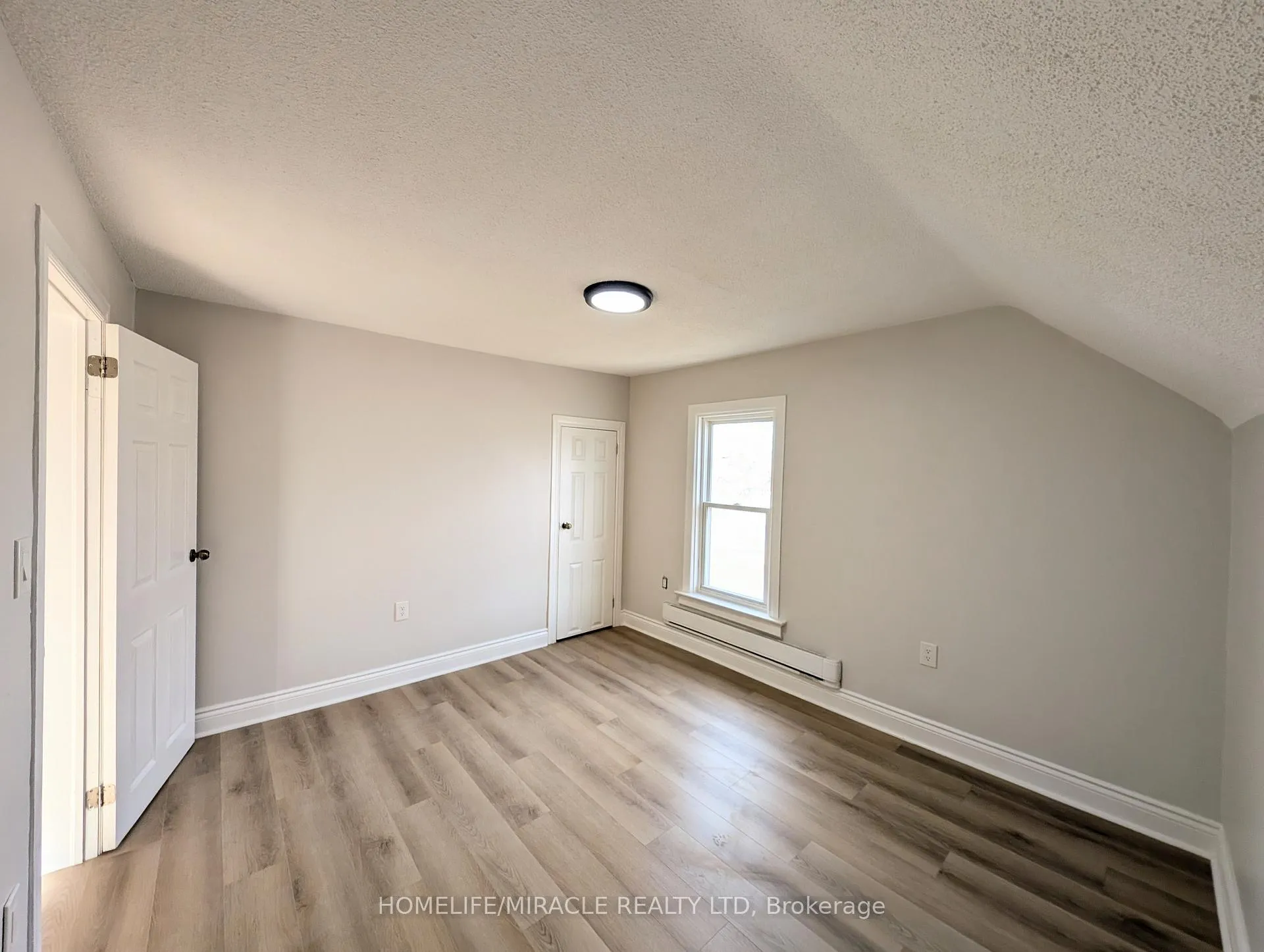Photo 21 of 137 Proctor Street, Sarnia — HOMEH