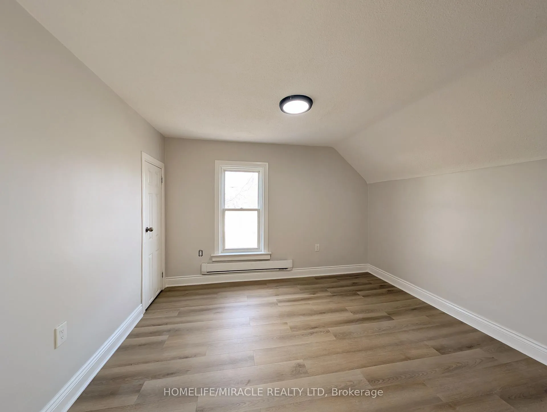 Photo 22 of 137 Proctor Street, Sarnia — HOMEH