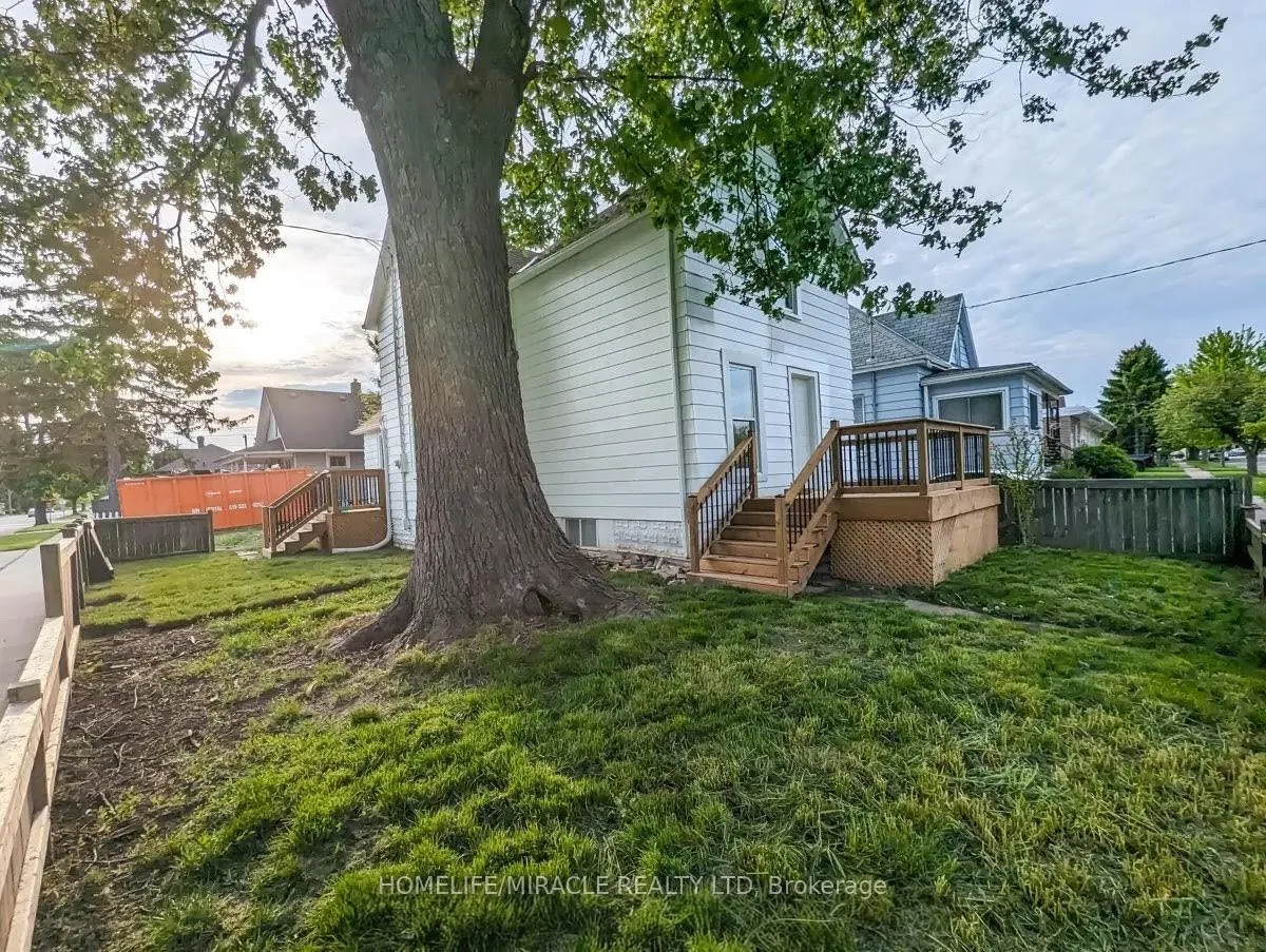 Photo 33 of 137 Proctor Street, Sarnia — HOMEH