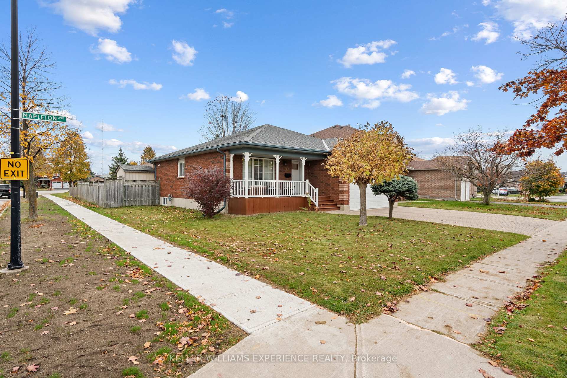 Photo 3 of 62 Mapleton Avenue, Barrie, Holly — HOMEH