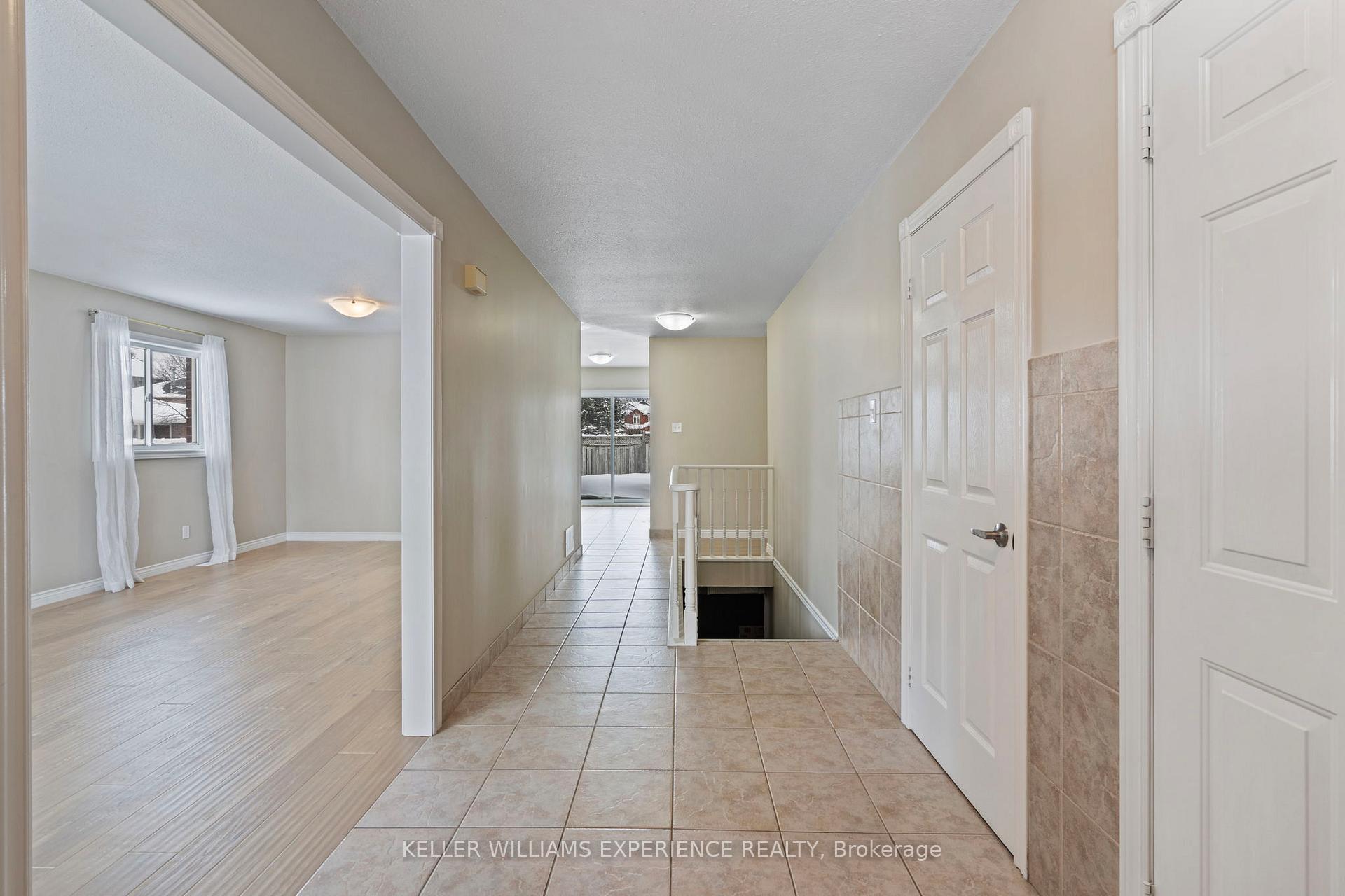 Photo 7 of 62 Mapleton Avenue, Barrie, Holly — HOMEH