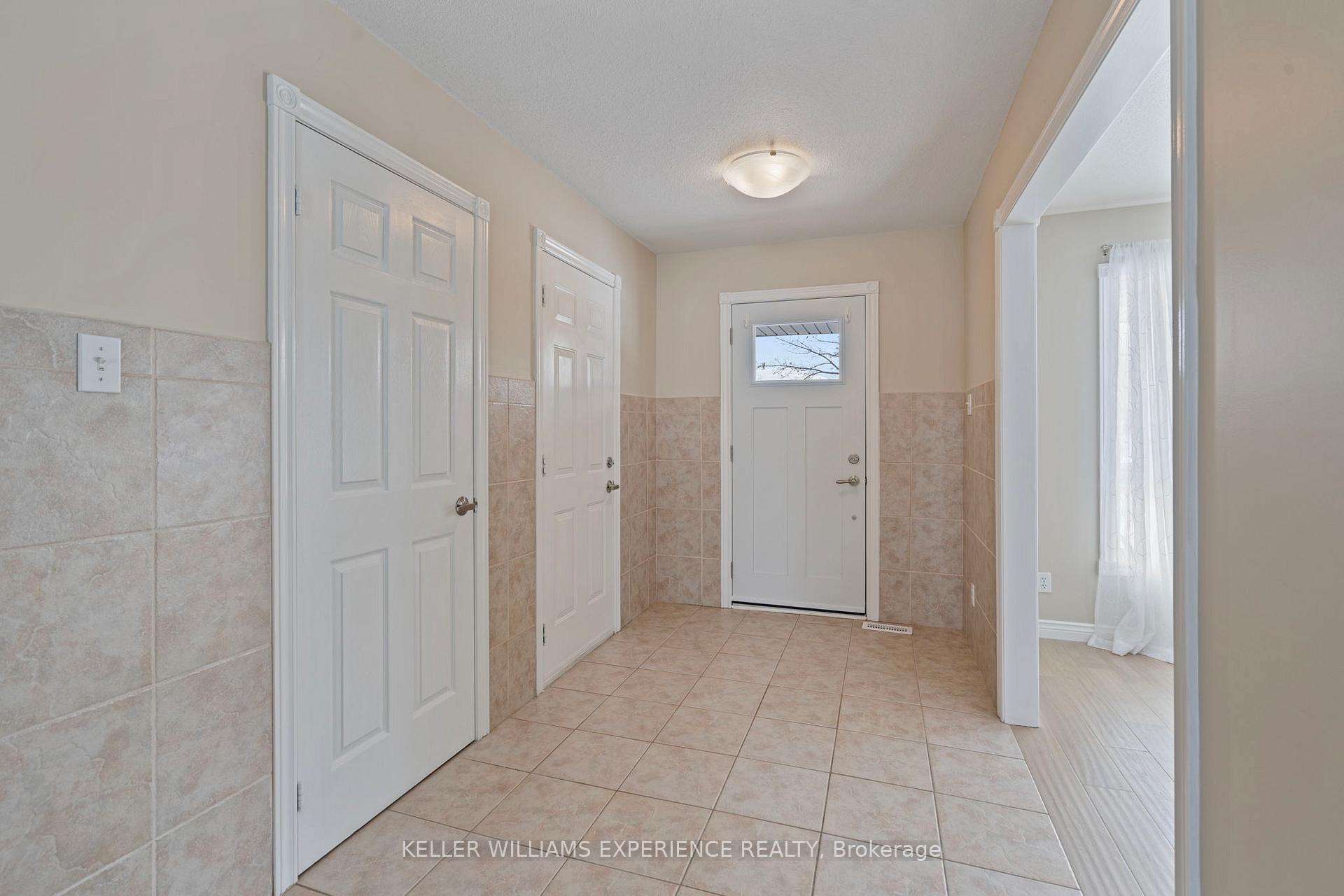 Photo 8 of 62 Mapleton Avenue, Barrie, Holly — HOMEH
