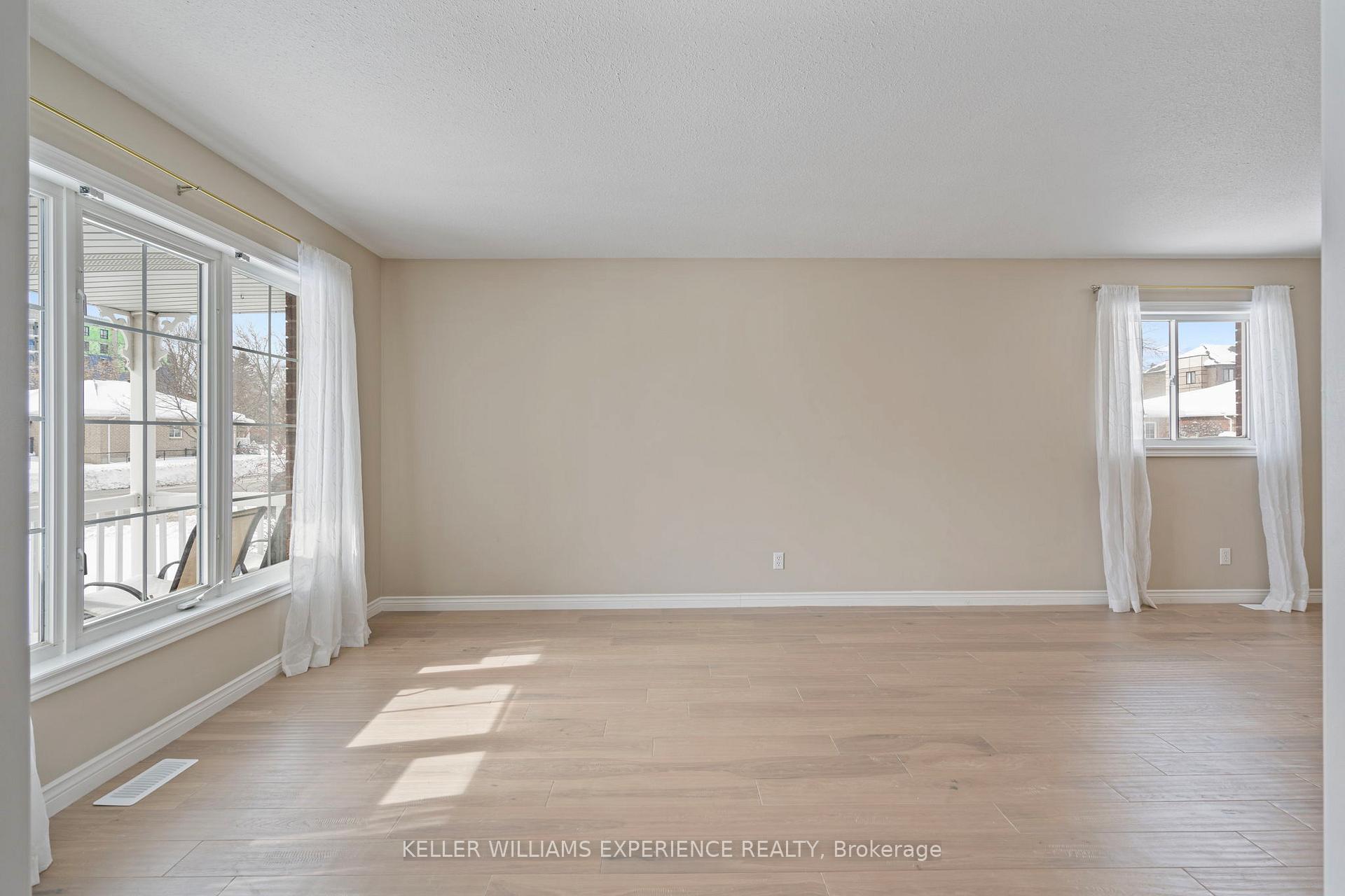 Photo 9 of 62 Mapleton Avenue, Barrie, Holly — HOMEH