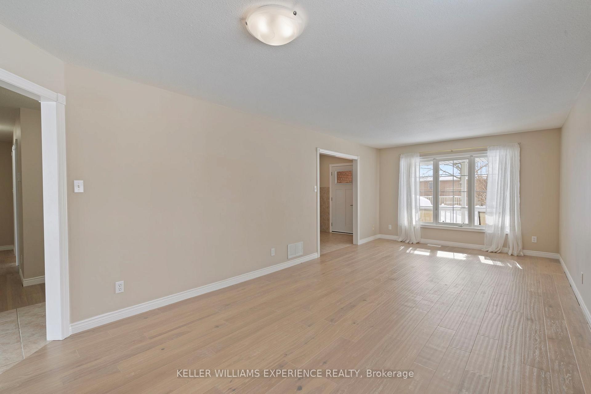 Photo 14 of 62 Mapleton Avenue, Barrie, Holly — HOMEH
