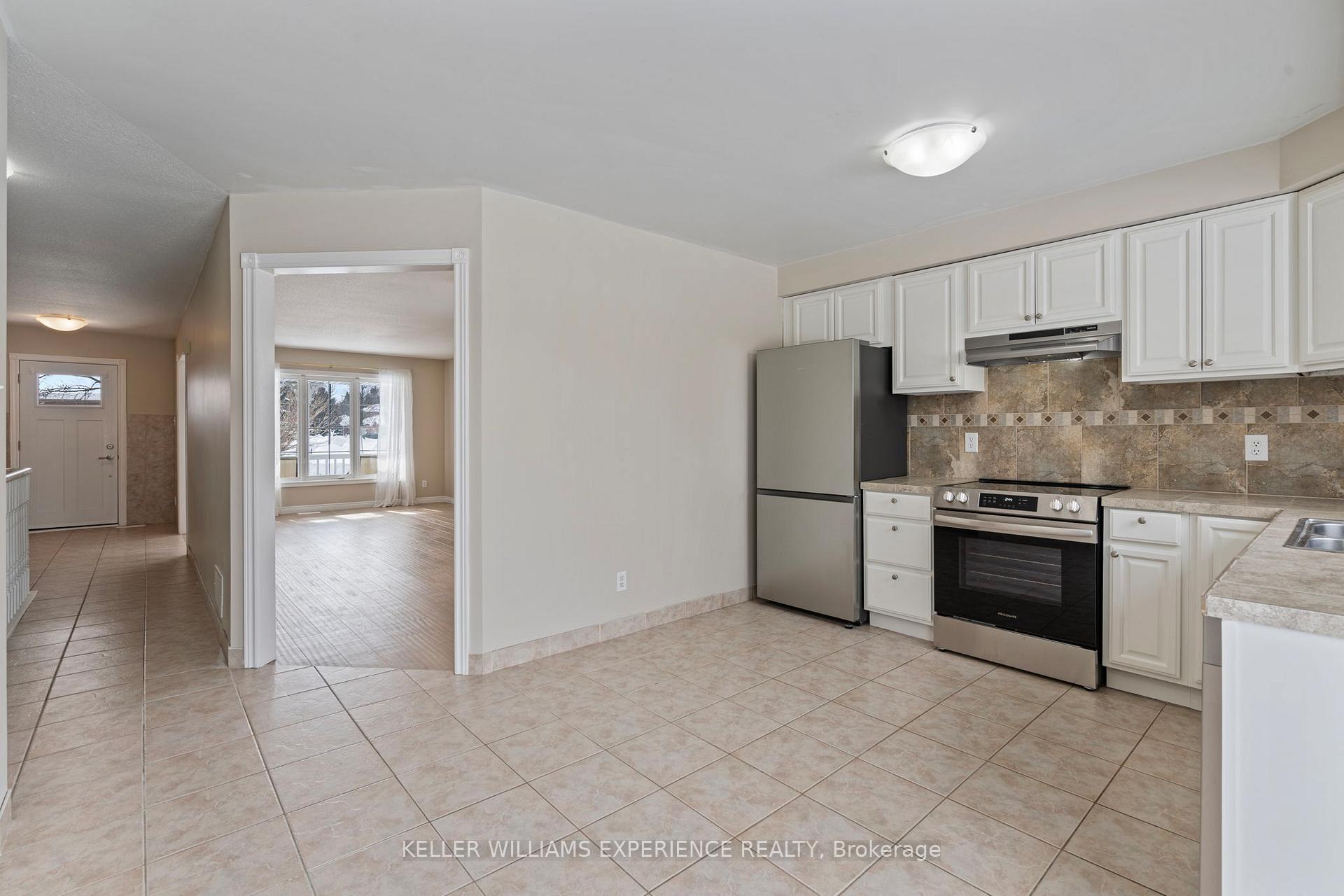 Photo 17 of 62 Mapleton Avenue, Barrie, Holly — HOMEH