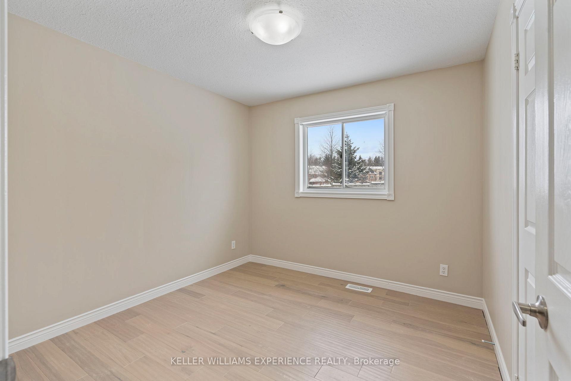 Photo 28 of 62 Mapleton Avenue, Barrie, Holly — HOMEH