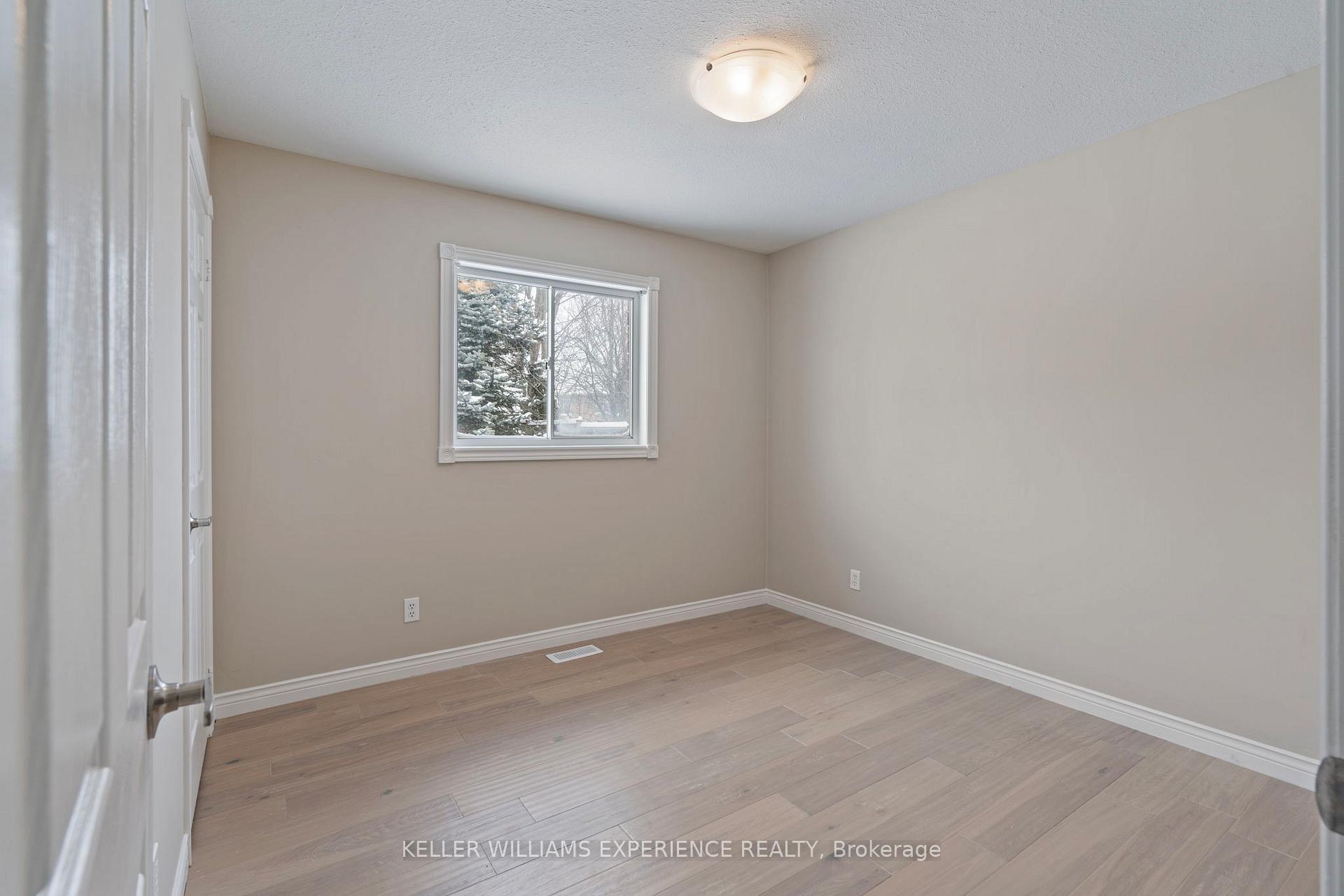 Photo 31 of 62 Mapleton Avenue, Barrie, Holly — HOMEH