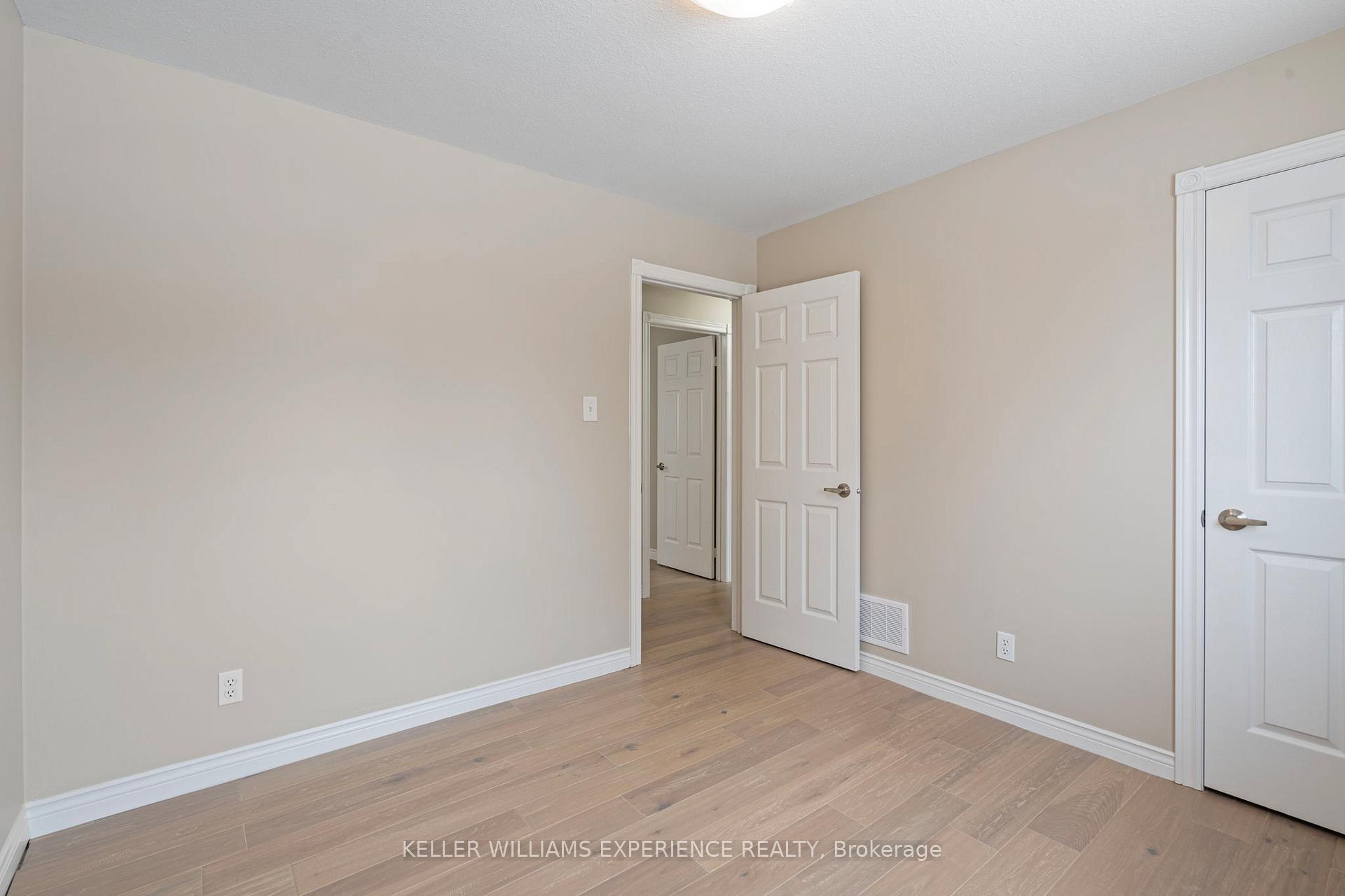 Photo 32 of 62 Mapleton Avenue, Barrie, Holly — HOMEH
