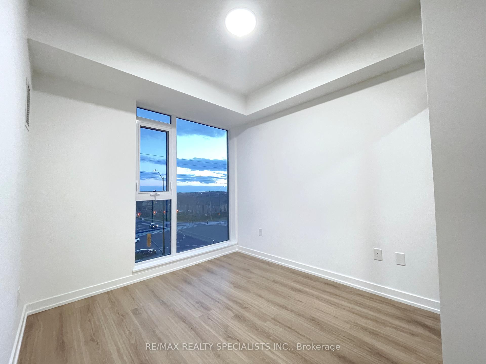 Photo 5 of Unit 412, 10 Lagerfeld Drive, Brampton, Northwest Brampton — HOMEH