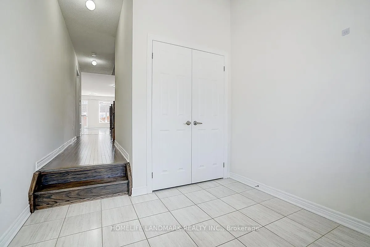 Photo 3 of 5 Reddington Road, Markham, Cedarwood — HOMEH