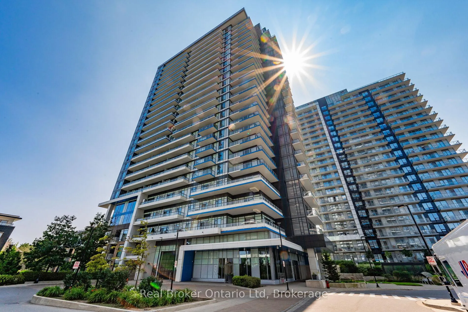 Front of Unit 2104, 2560 Eglinton Avenue W
