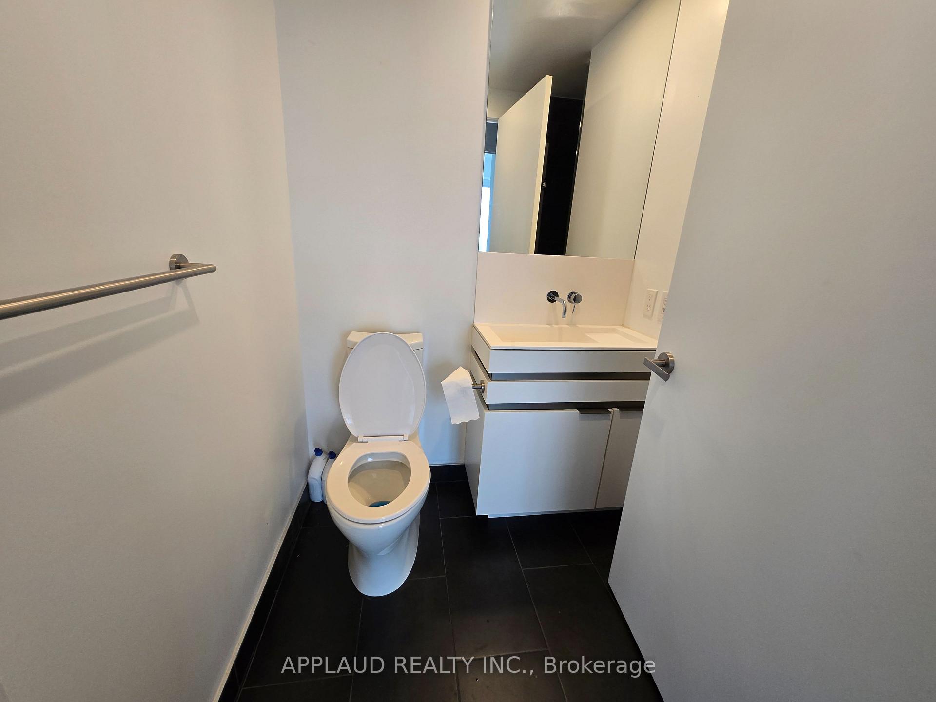 Photo 12 of Unit 5002, 197 Yonge Street, Toronto, Church-Yonge Corridor — HOMEH