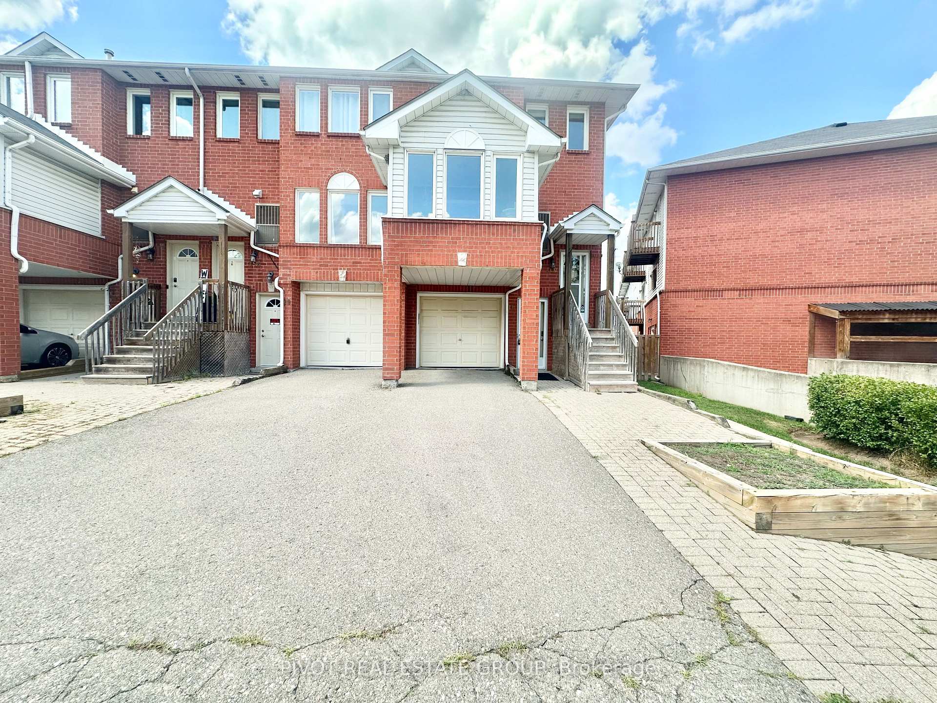 Photo 1 of 41 Wylie Circle, Halton Hills, Georgetown — HOMEH