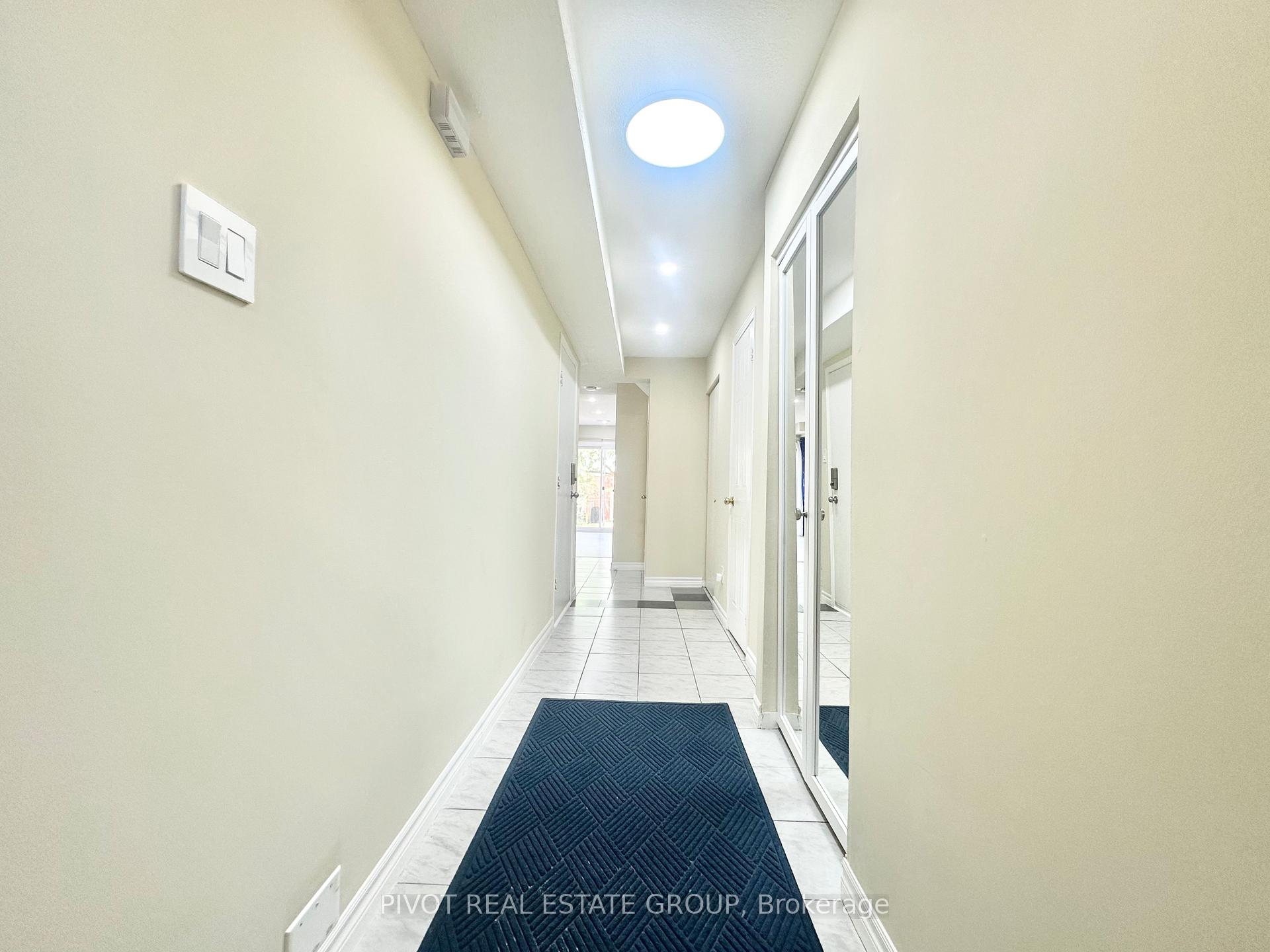 Photo 4 of 41 Wylie Circle, Halton Hills, Georgetown — HOMEH