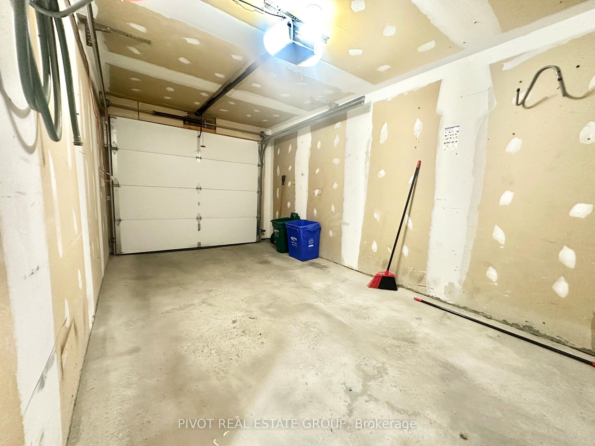 Photo 20 of 41 Wylie Circle, Halton Hills, Georgetown — HOMEH