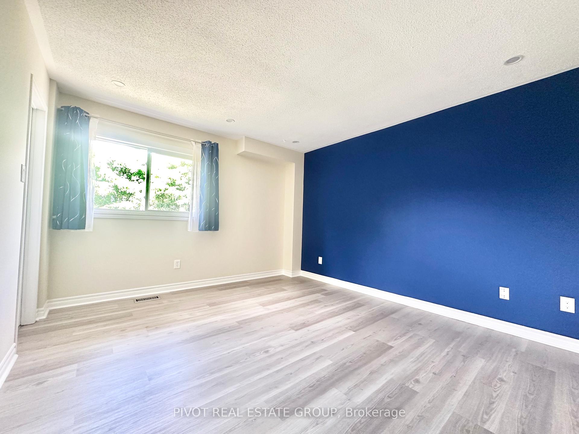 Photo 26 of 41 Wylie Circle, Halton Hills, Georgetown — HOMEH
