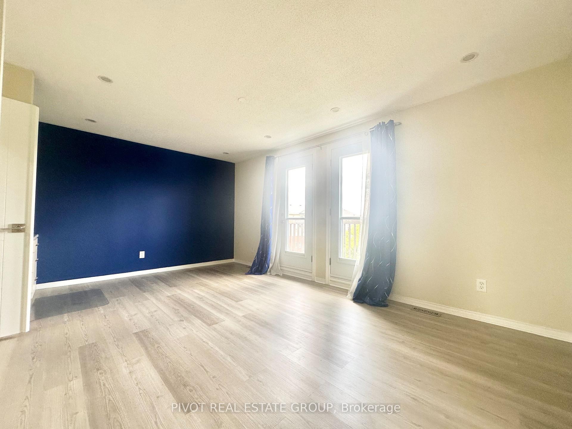 Photo 24 of 41 Wylie Circle, Halton Hills, Georgetown — HOMEH