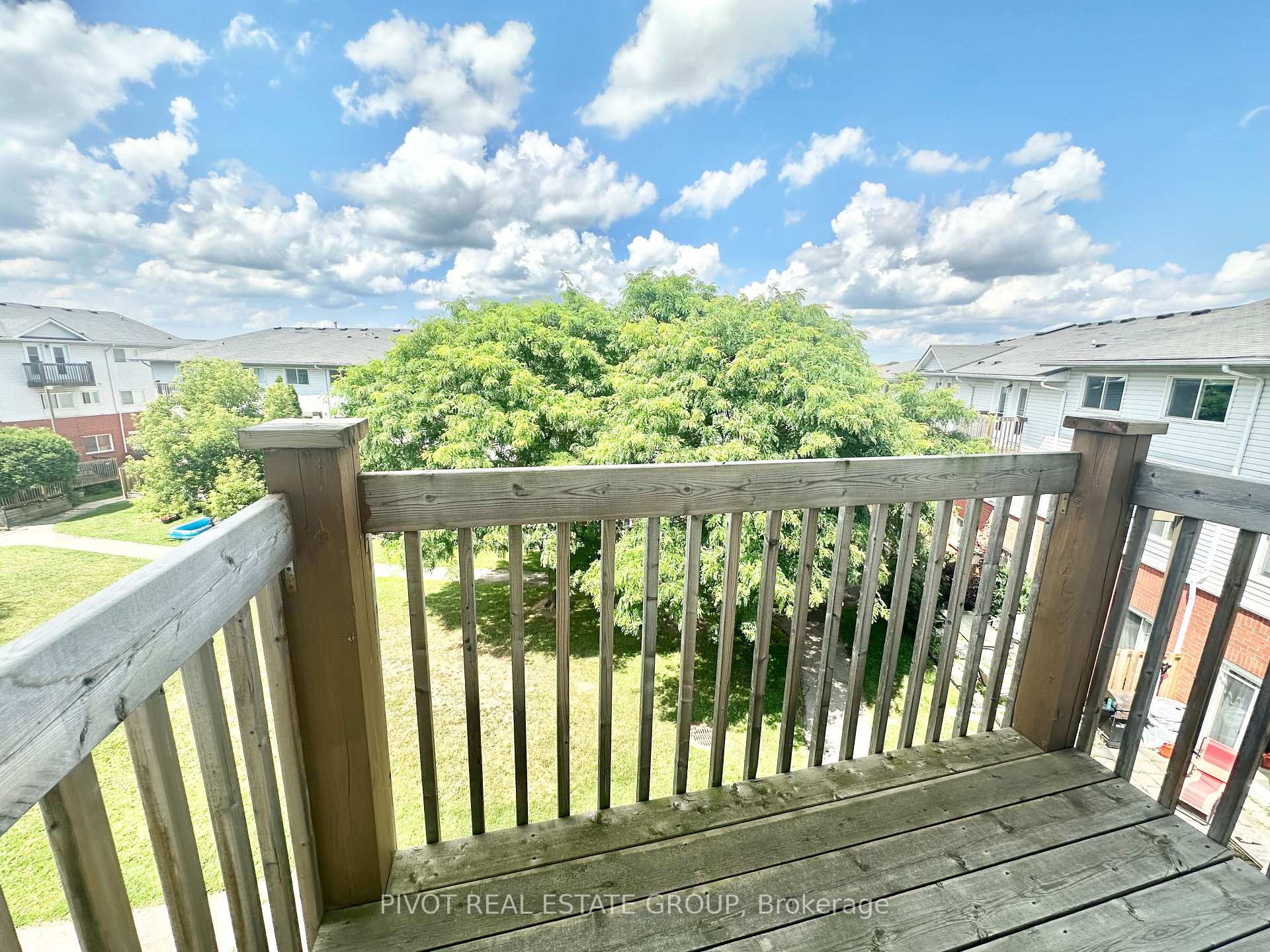 Photo 13 of 41 Wylie Circle, Halton Hills, Georgetown — HOMEH