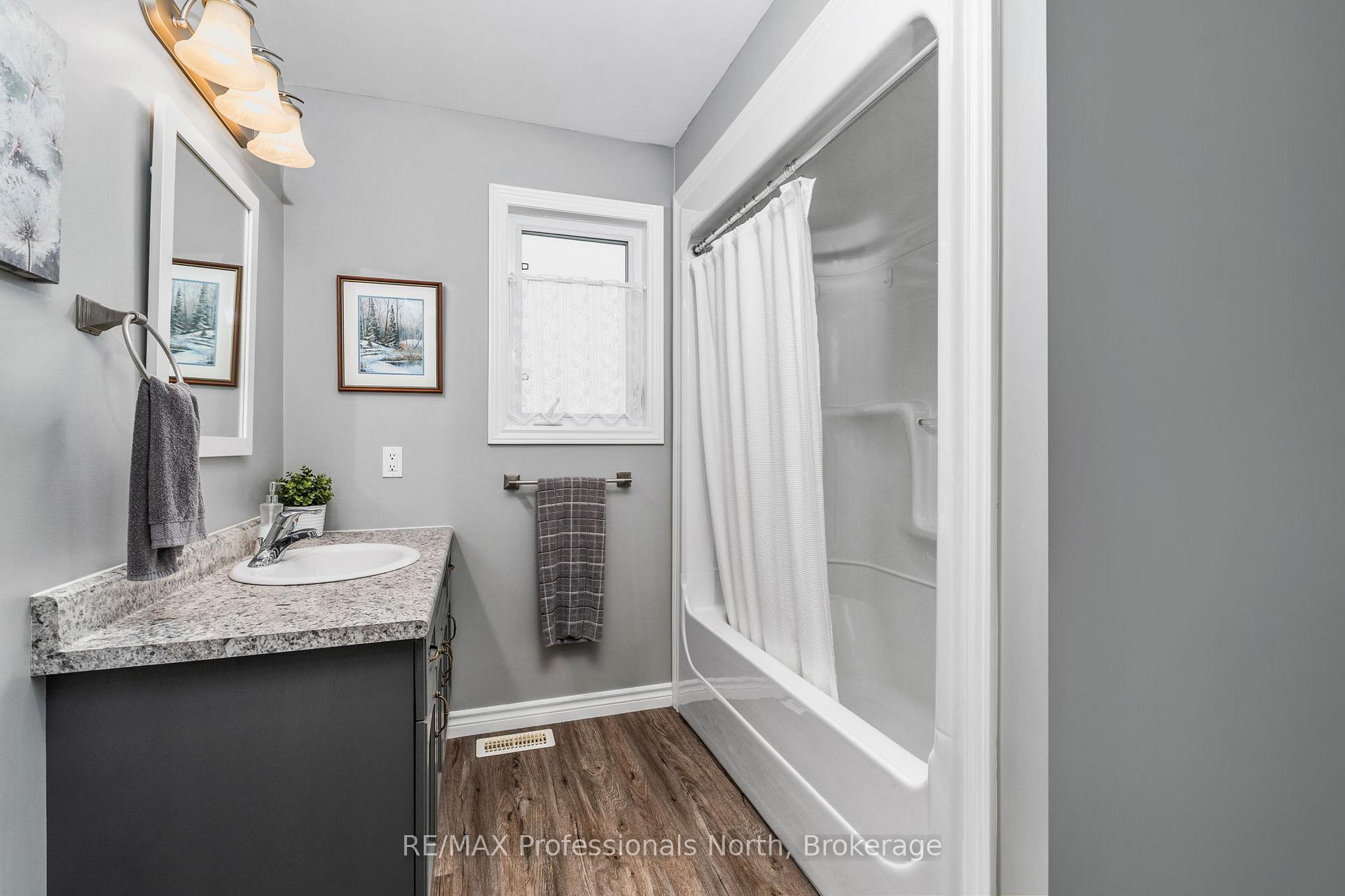 Photo 21 of 4 Red Maple Court, Gravenhurst, Muskoka (S) — HOMEH