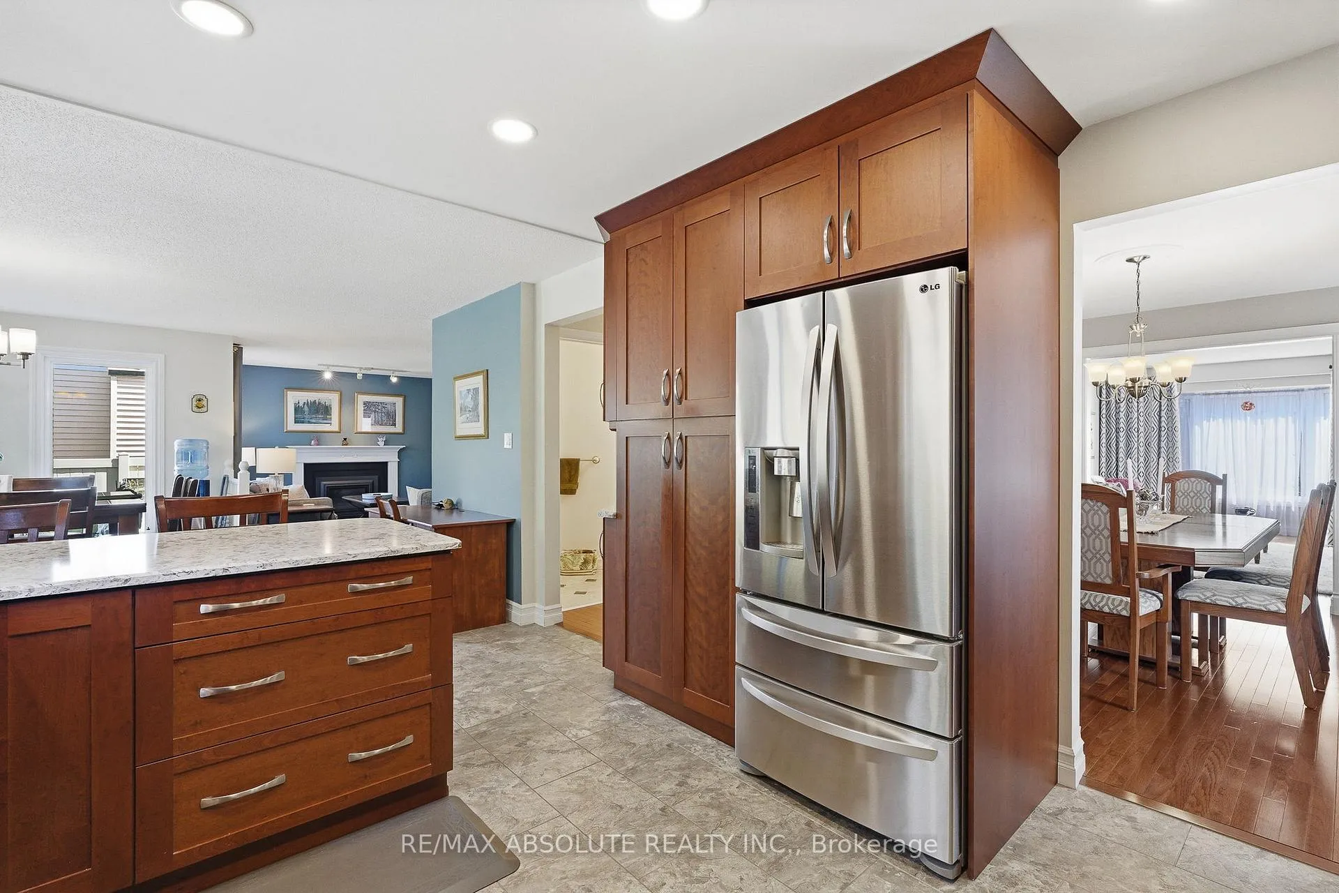 Photo 5 of 759 Montcrest Drive, Ottawa, Fallingbrook/Ridgemount — HOMEH