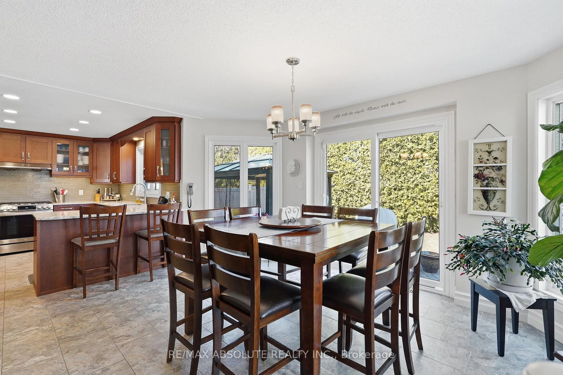 Photo 8 of 759 Montcrest Drive, Ottawa, Fallingbrook/Ridgemount — HOMEH