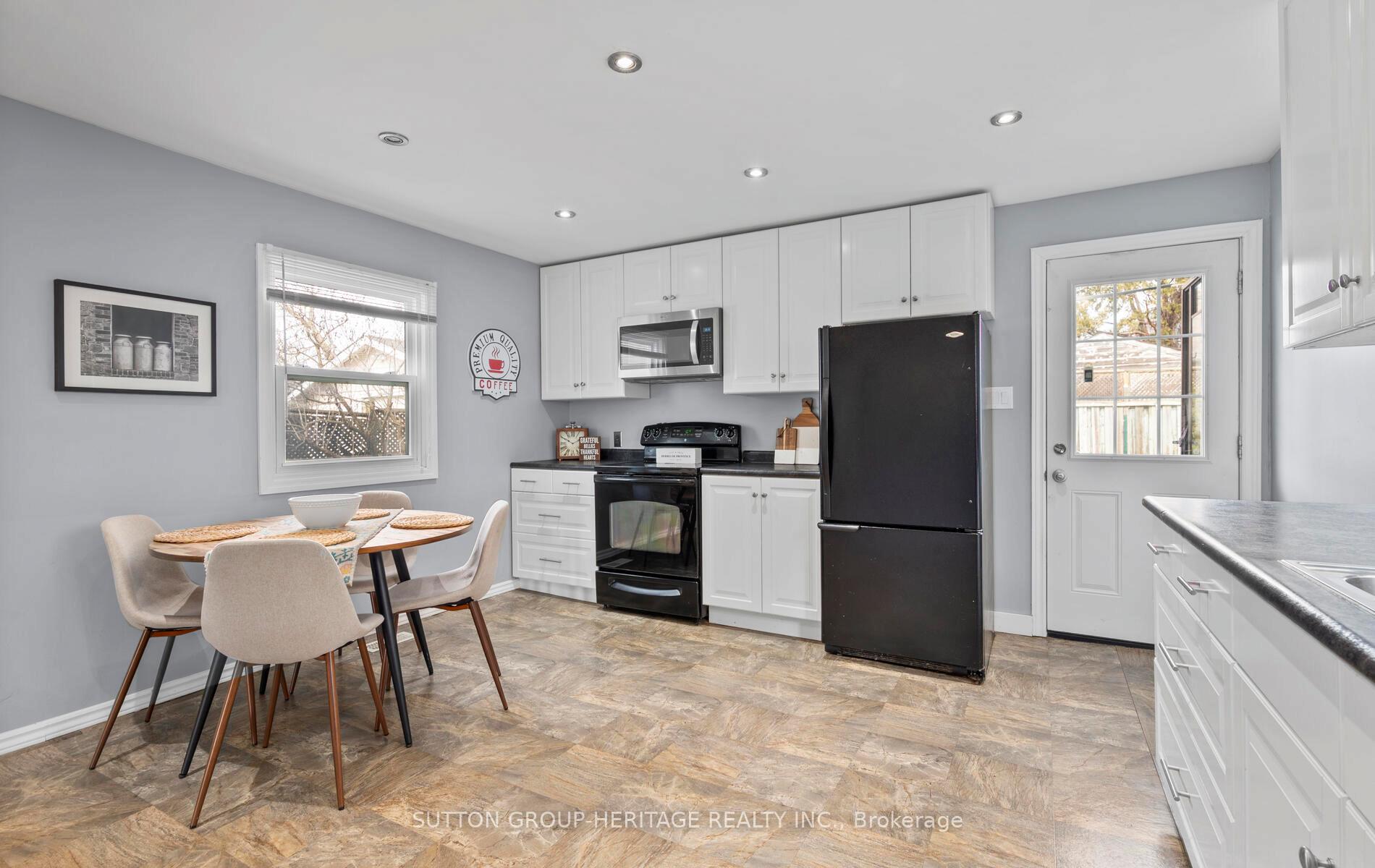 Photo 9 of 20 Mary Street, Ajax, Central — HOMEH