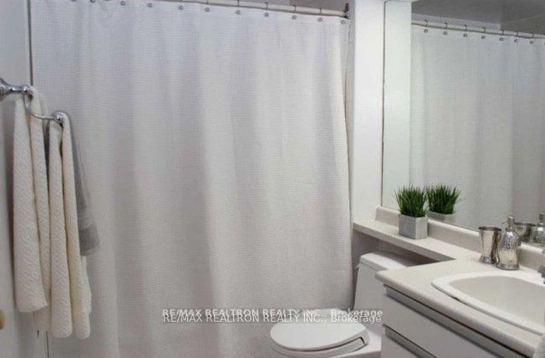 Photo 5 of Unit 313, 11 Thorncliffe Park Drive, Toronto, Thorncliffe Park — HOMEH