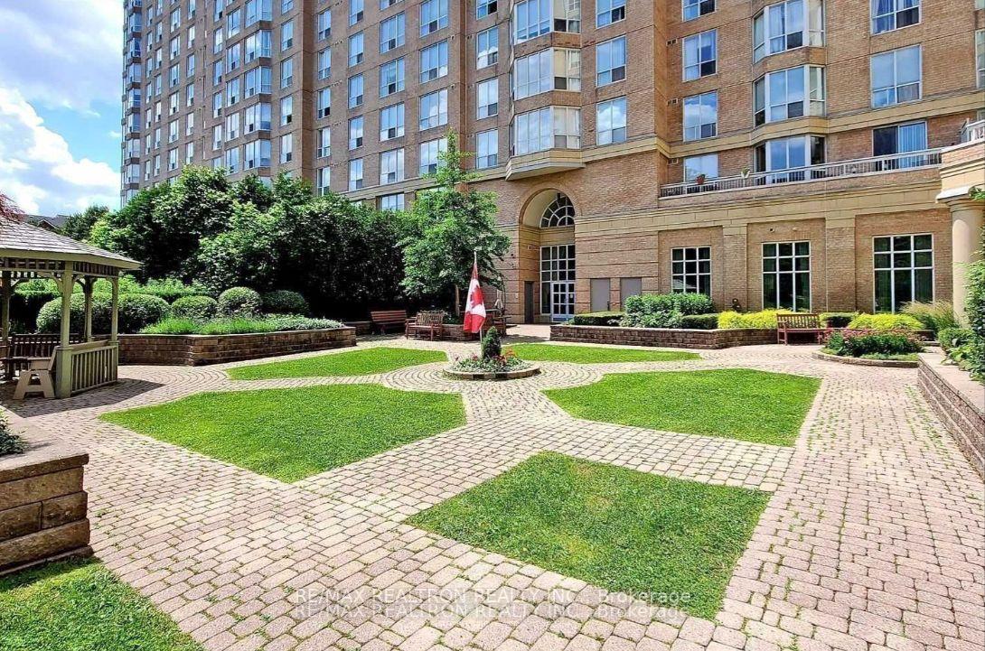 Photo 7 of Unit 313, 11 Thorncliffe Park Drive, Toronto, Thorncliffe Park — HOMEH