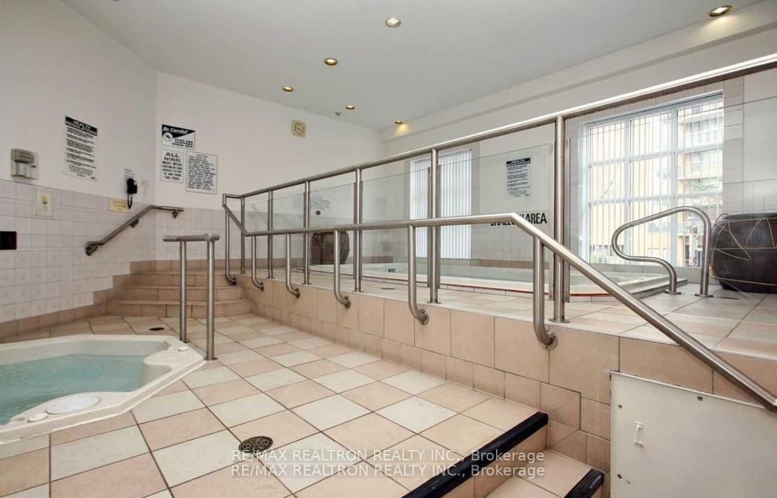 Photo 10 of Unit 313, 11 Thorncliffe Park Drive, Toronto, Thorncliffe Park — HOMEH