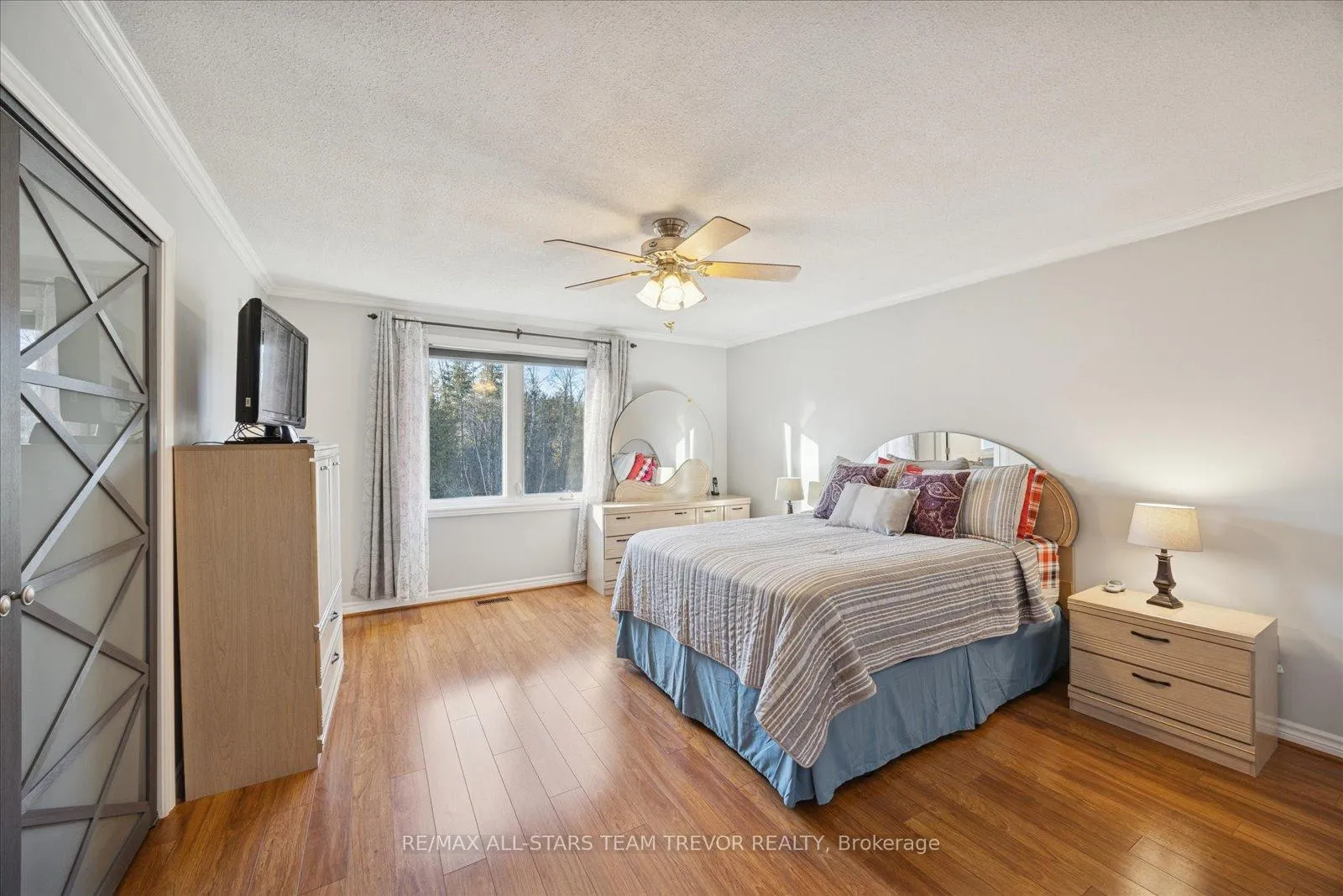 Photo 13 of 52 Beaverdale Crescent, Georgina, Pefferlaw — HOMEH