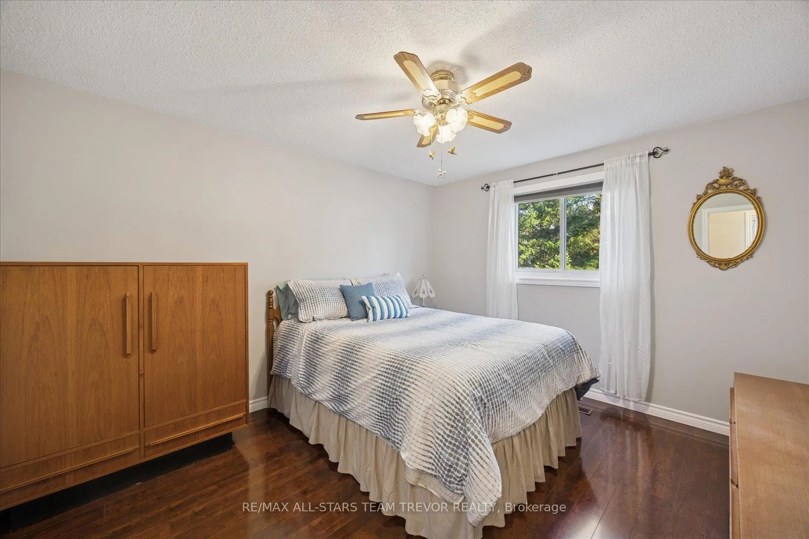 Photo 16 of 52 Beaverdale Crescent, Georgina, Pefferlaw — HOMEH