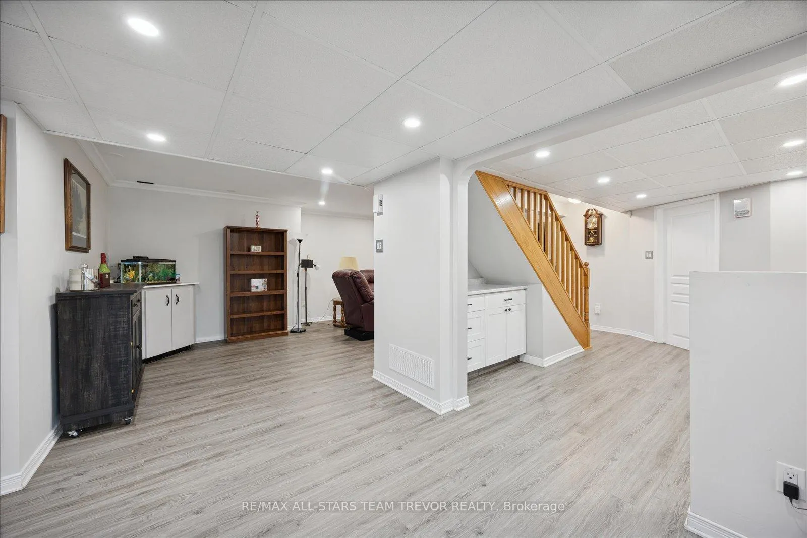Photo 22 of 52 Beaverdale Crescent, Georgina, Pefferlaw — HOMEH